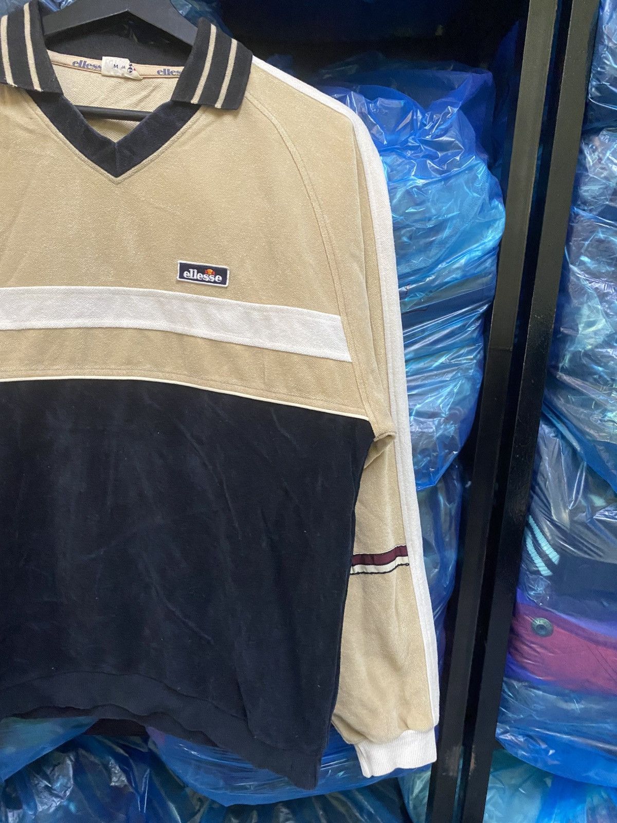 Ellesse Vintage Ellesse Japan-Made Velour Polo Beige Black Size US S / EU 44-46 / 1 - 4 Thumbnail