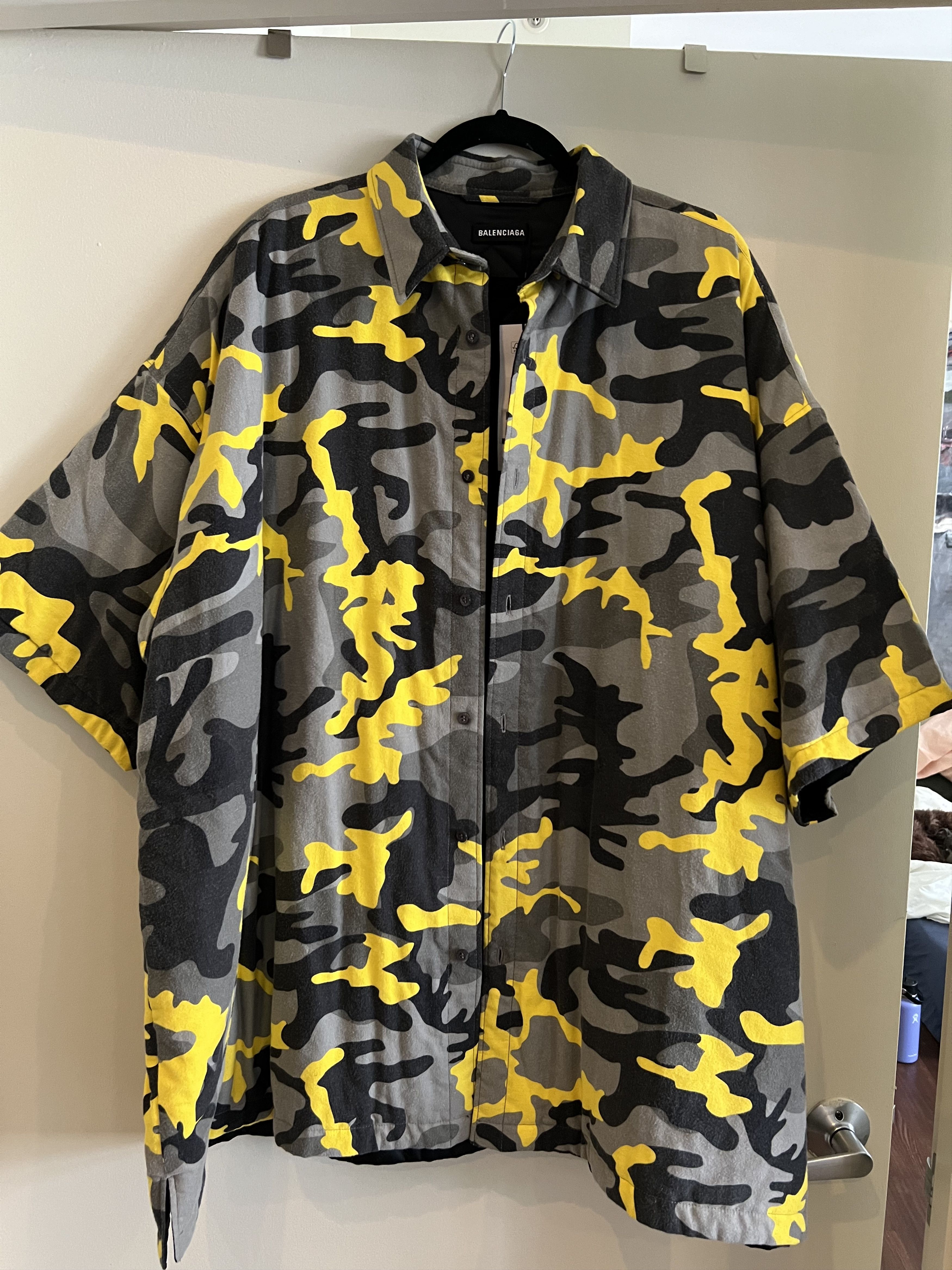 Balenciaga Balenciaga Oversized Padded Yellow Camo Shacket/ Button Up Size US XL / EU 56 / 4 - 3 Thumbnail