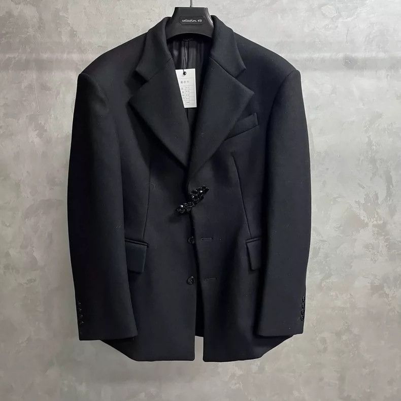 Louis Vuitton LOUIS VUITTON Black solid single-breasted waist blazer 2504 Size 48R - 1 Thumbnail