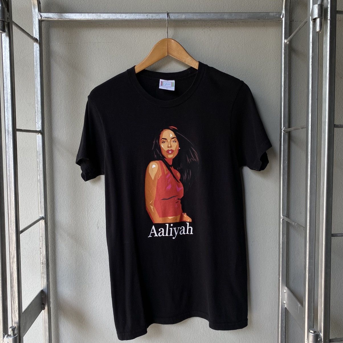 Cross Colours Cross Colours BABY GIRD Black T-Shirt with Graphic Print Size S / US 4 / IT 40 - 1 Thumbnail