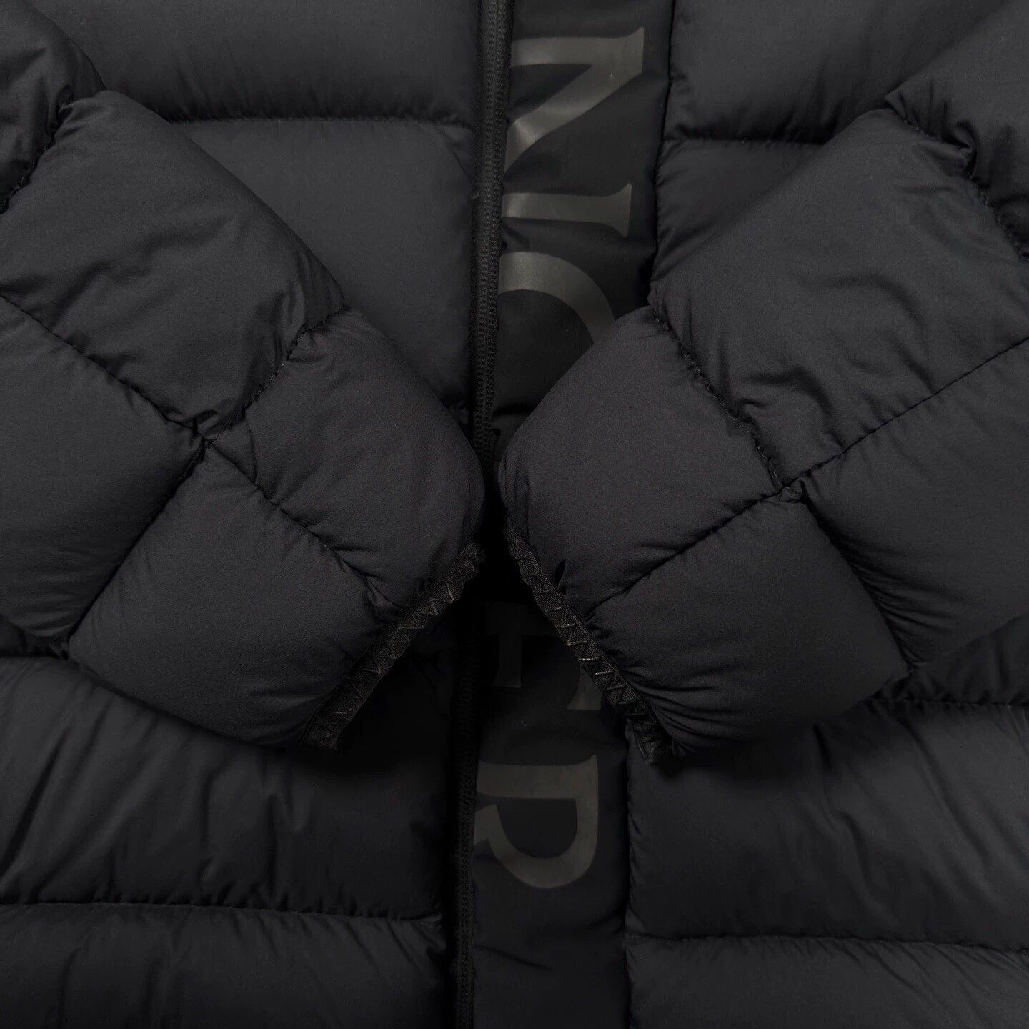 Moncler Moncler Black Label Ume Black Logo Puffer Size 1 Mint Size S / US 4 / IT 40 - 6 Thumbnail
