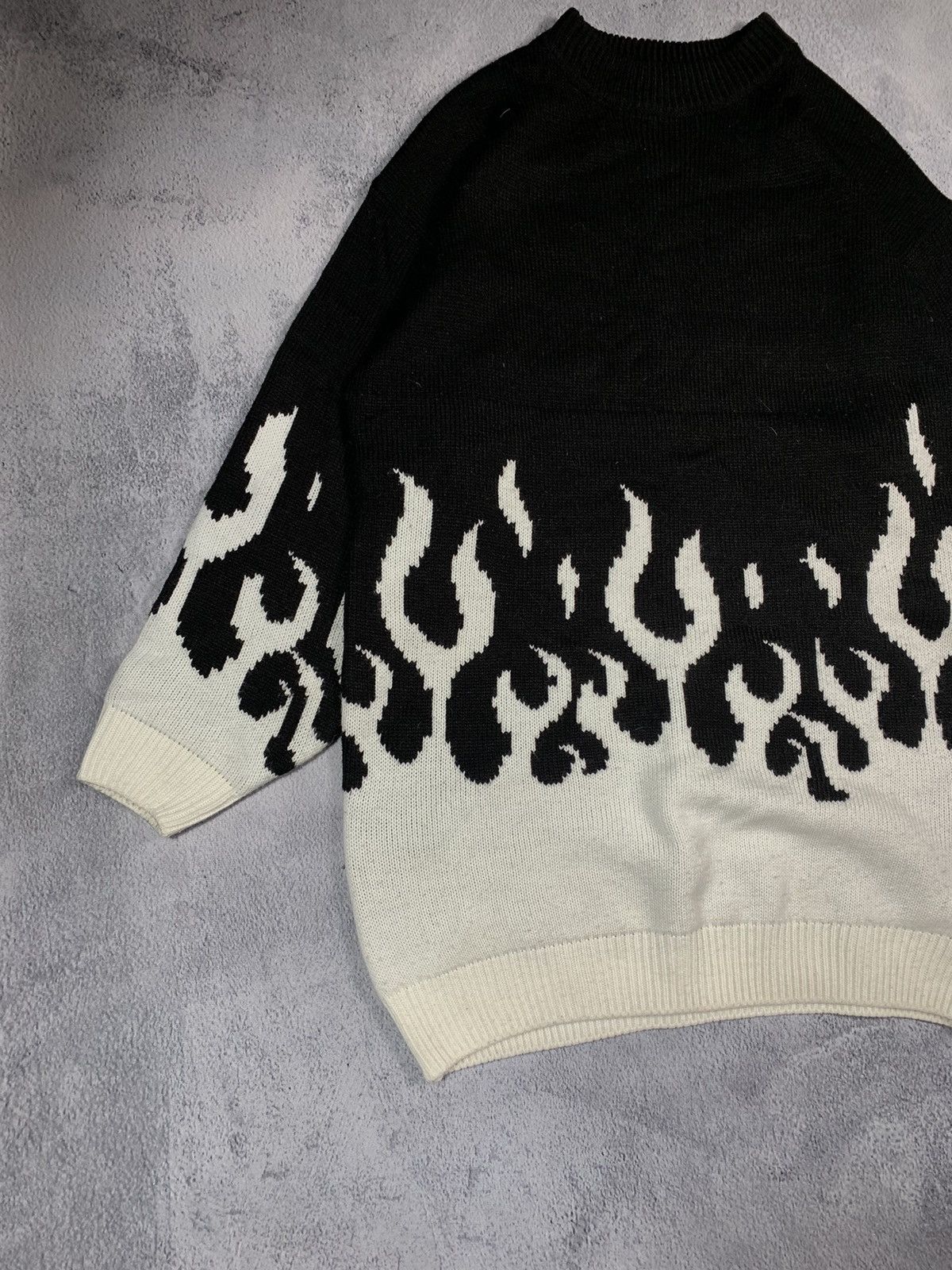 Vintage Vintage Y2K Japanese fire long sweater opium size S Size US S / EU 44-46 / 1 - 2 Thumbnail