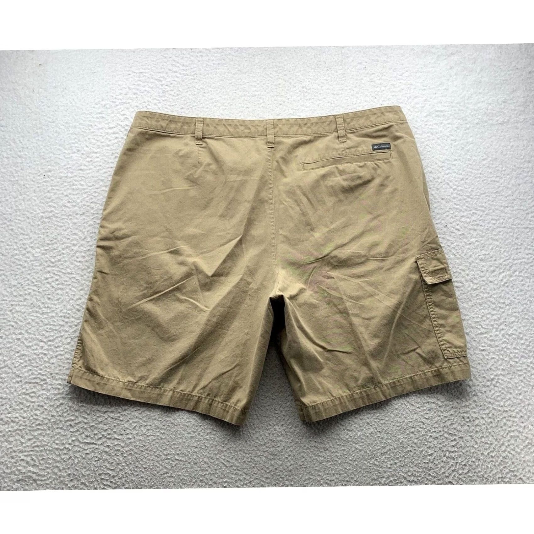 Vintage Columbia Mens Cargo Shorts Tan 42 10" Fishing Hiking Outdoors Size US 42 / EU 58 - 3 Thumbnail