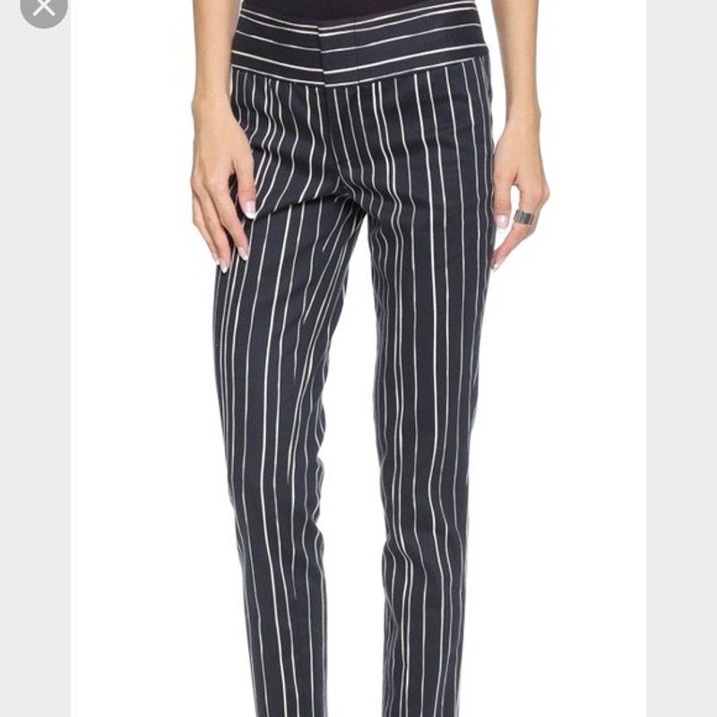 Alice + Olivia New Alice + Olivia black gold stripe mid rise ankle zip pant Size 26" / US 2 / IT 38 - 1 Thumbnail