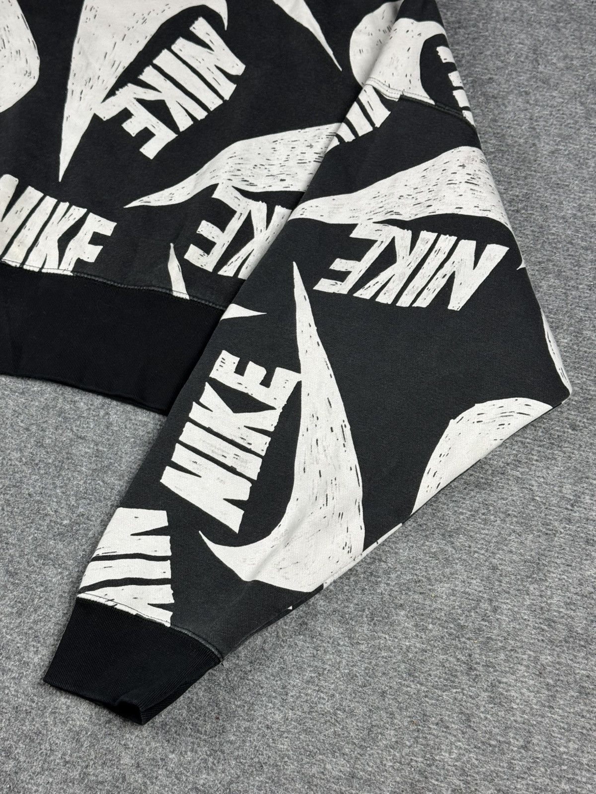 Nike Nike Big Swoosh Monogram Crop Top Size S / US 4 / IT 40 - 2 Thumbnail