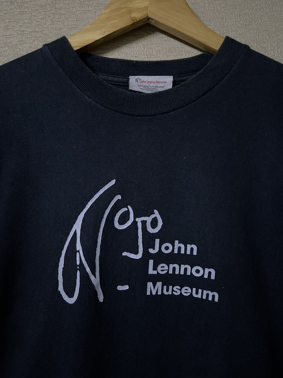 Band Tees Vintage 2000s John Lennon Museum Tshirt Size US M / EU 48-50 / 2 - 3 Thumbnail