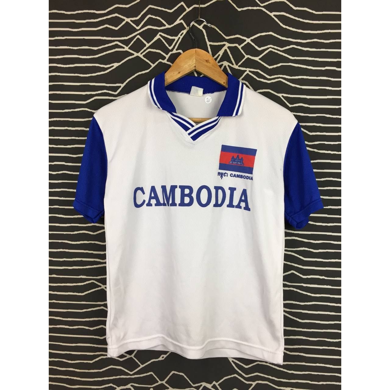 Vintage Cambodia Retro Style Collar Sharp Football Jesey Size US S / EU 44-46 / 1 - 1 Thumbnail