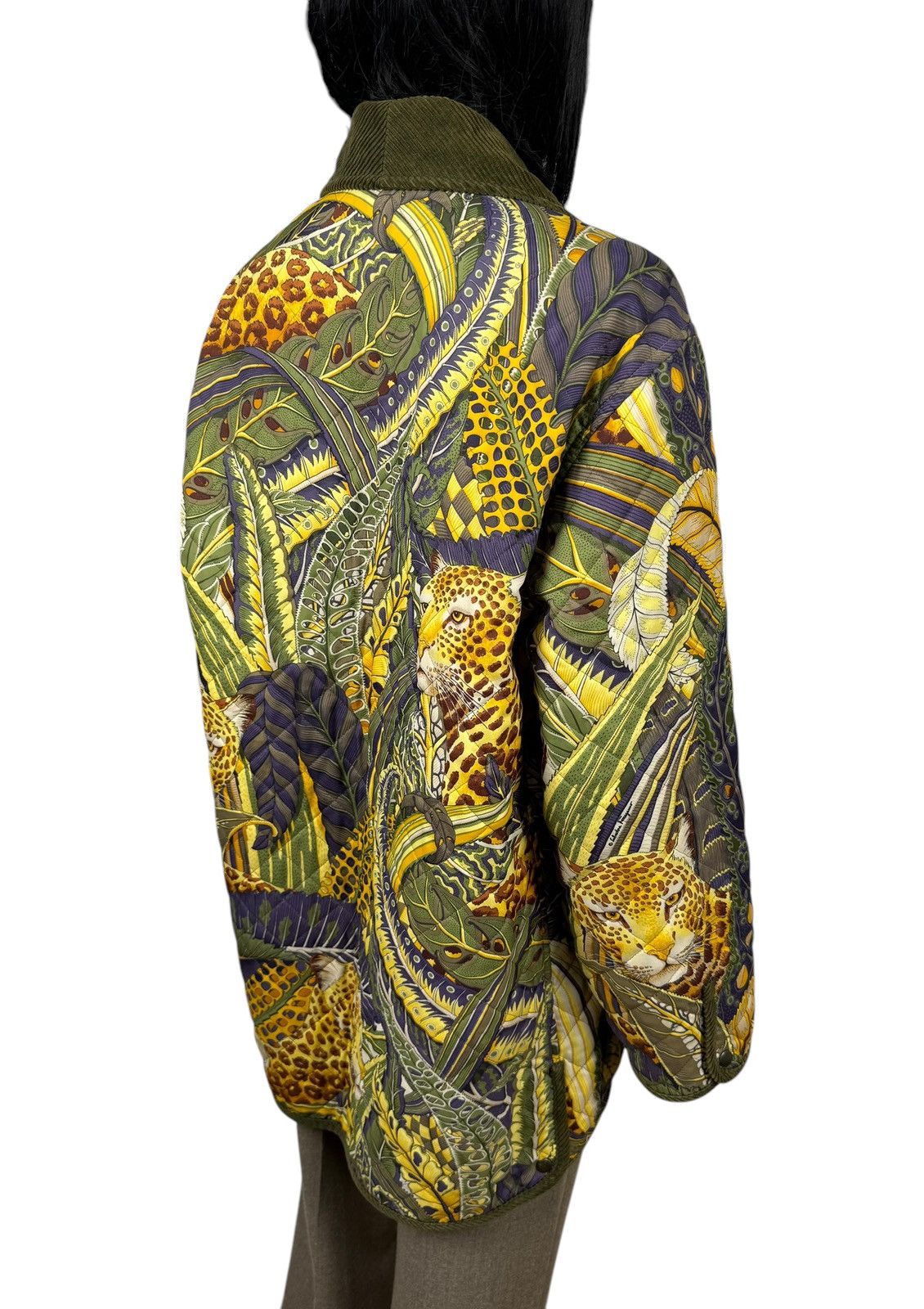 Salvatore Ferragamo × Vintage Rare Salvatore Ferragamo Wildlife Printed Jacket Quilted Size ONE SIZE - 8 Thumbnail