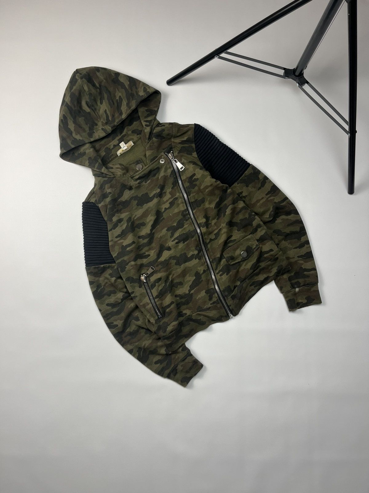 If Six Was Nine Vintage Asymmetrical LGB If Six Was Nine Camo Hoodie Size US S / EU 44-46 / 1 - 1 Thumbnail