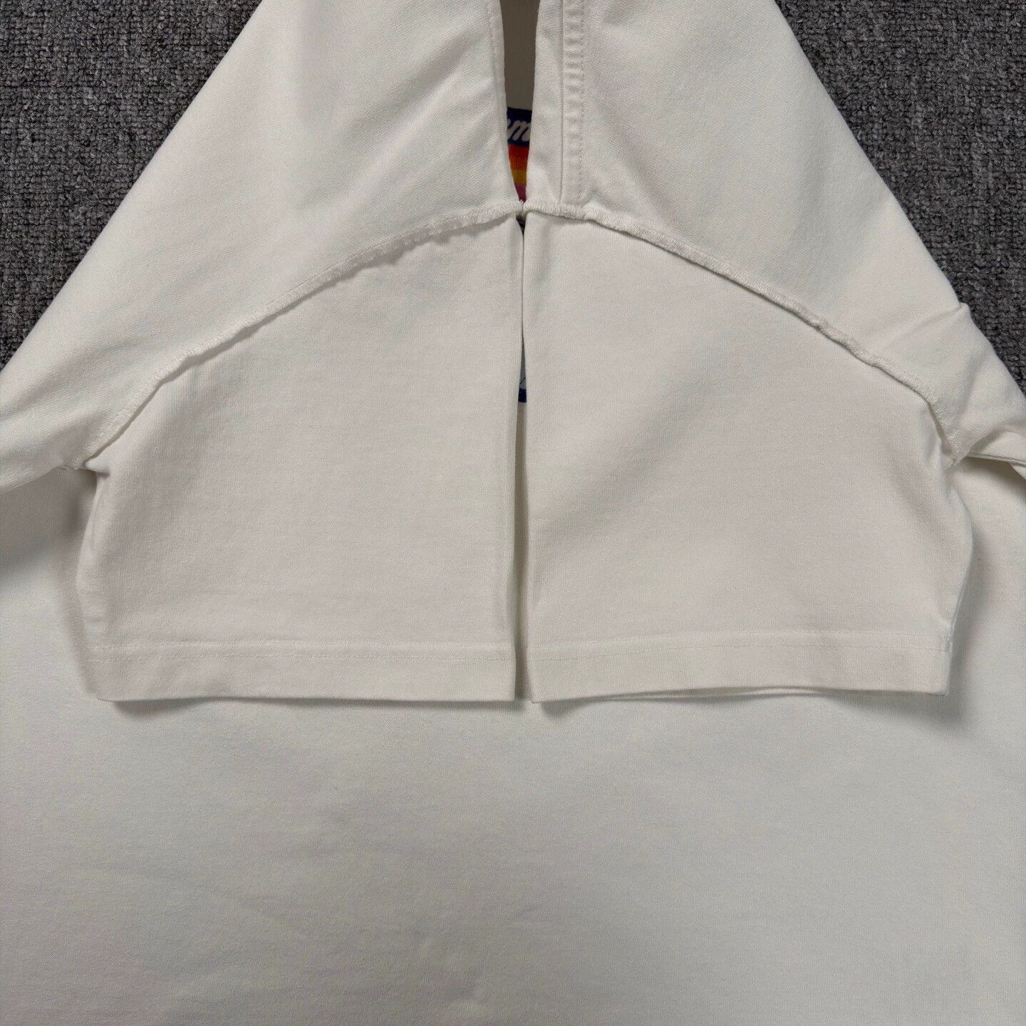 Louis Vuitton LV rainbow white short sleeve L like new Size US L / EU 52-54 / 3 - 6 Thumbnail