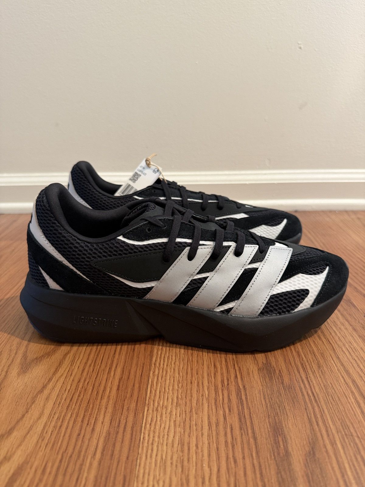Adidas Adidas Lightblaze Size US 11 / EU 44 - 2 Thumbnail
