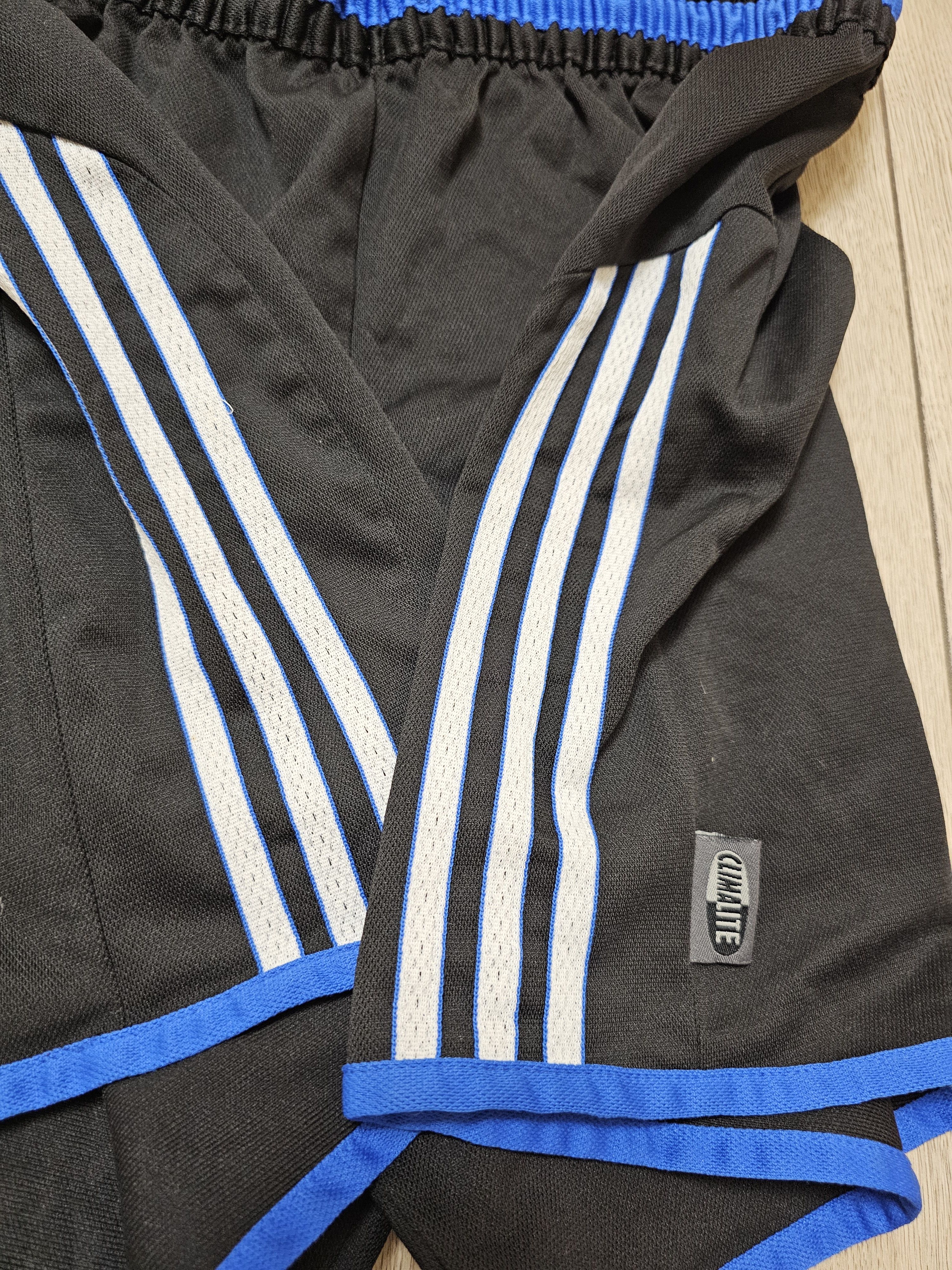 Adidas × Vintage NEWCASTLE UNITED 2000 2001 FOOTBALL SHORTS SOCCER SHORTS Size US 32 / EU 48 - 5 Thumbnail