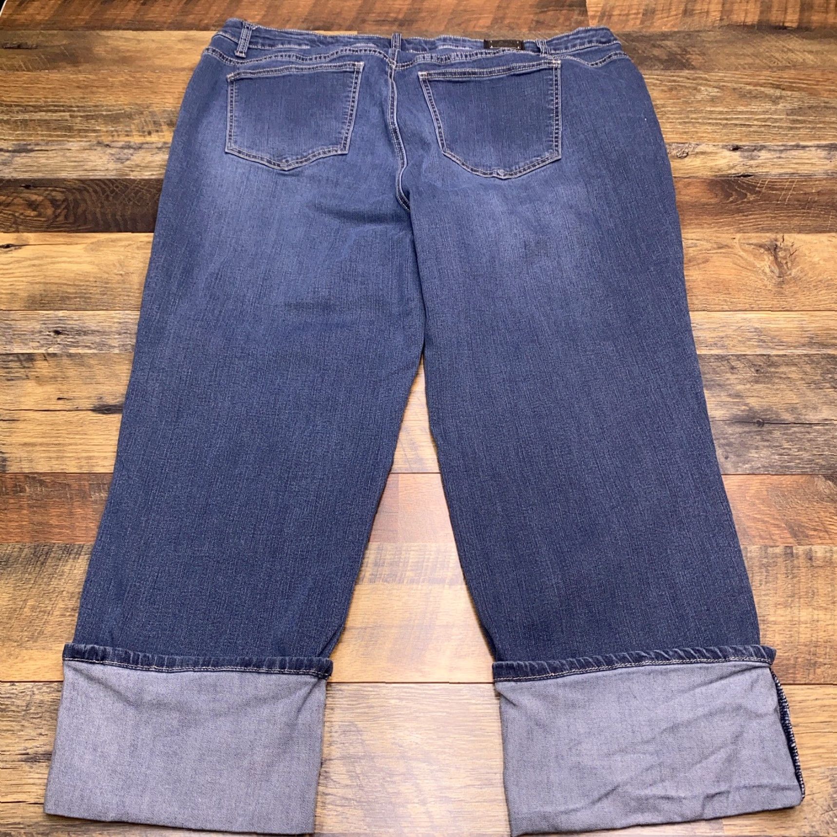Vintage Earl Women's High Rise Blue Denim 24W Straight Fit Jeans User: Earl Women's High Rise Blue Denim 24W Straight Fit Jeans Size 42" / US 20 - 2 Thumbnail