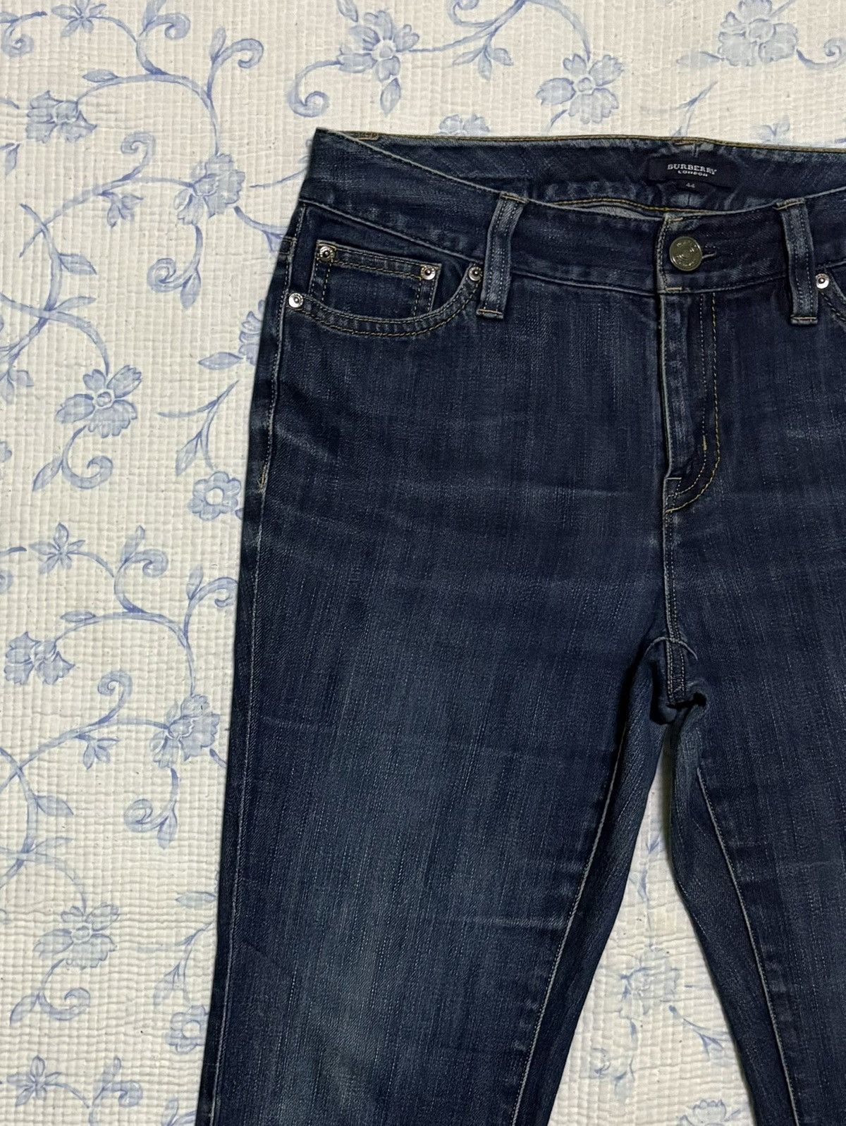 Burberry Burberry Denim Jeans Slim Straight Dark Wash Size US 32 / EU 48 - 4 Thumbnail