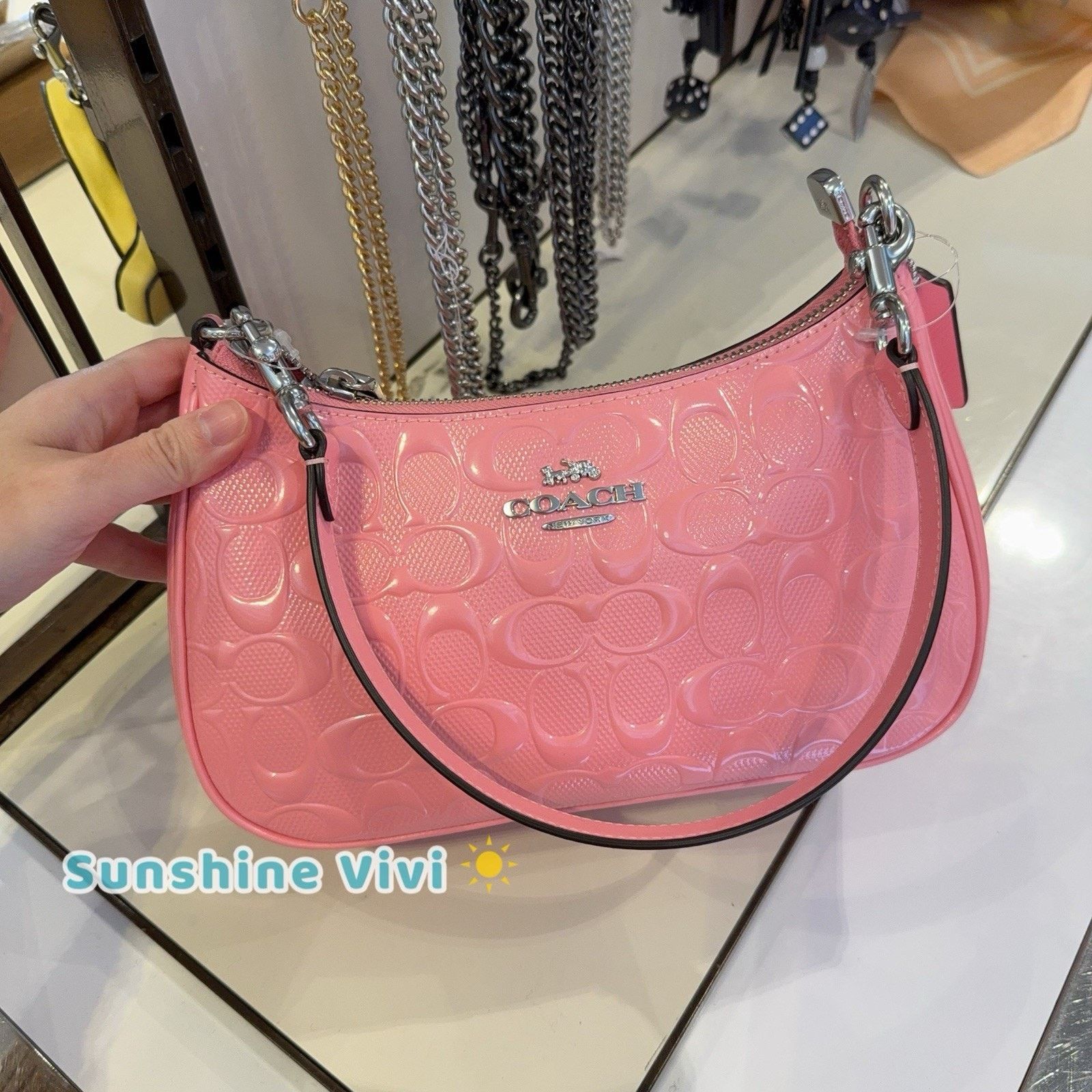 Coach NWT Coach CDA98 Teri Shoulder Bag Leather Heart Charm Pink Size ONE SIZE - 2 Thumbnail