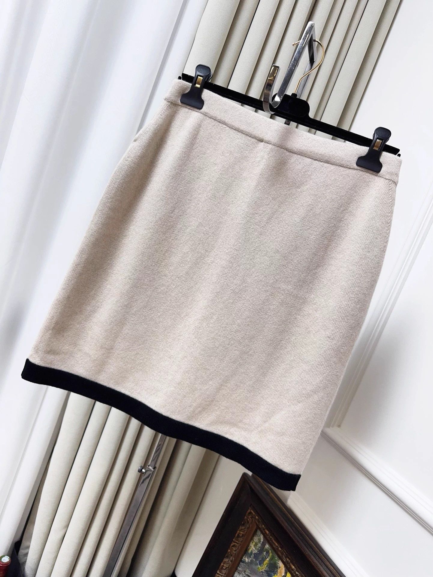 Chanel Chanel 25K Knitted Beige Black Gemini Piping Mini Skirt 40 Size 28" / US 6 / IT 42 - 2 Thumbnail