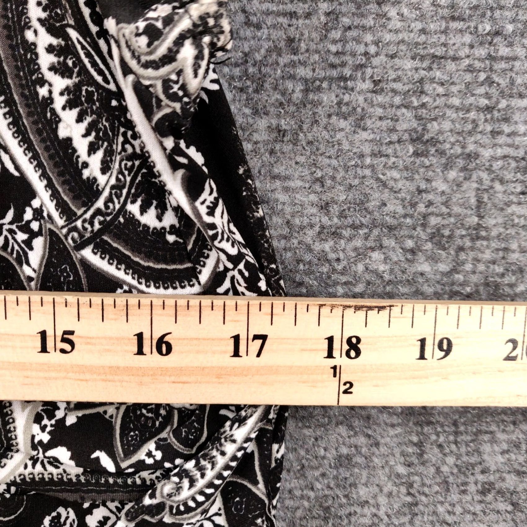 Vintage New Directions Blouse Womens Petite Black Paisley Smocked Belted Polyester Size L / US 10 / IT 46 - 7 Thumbnail