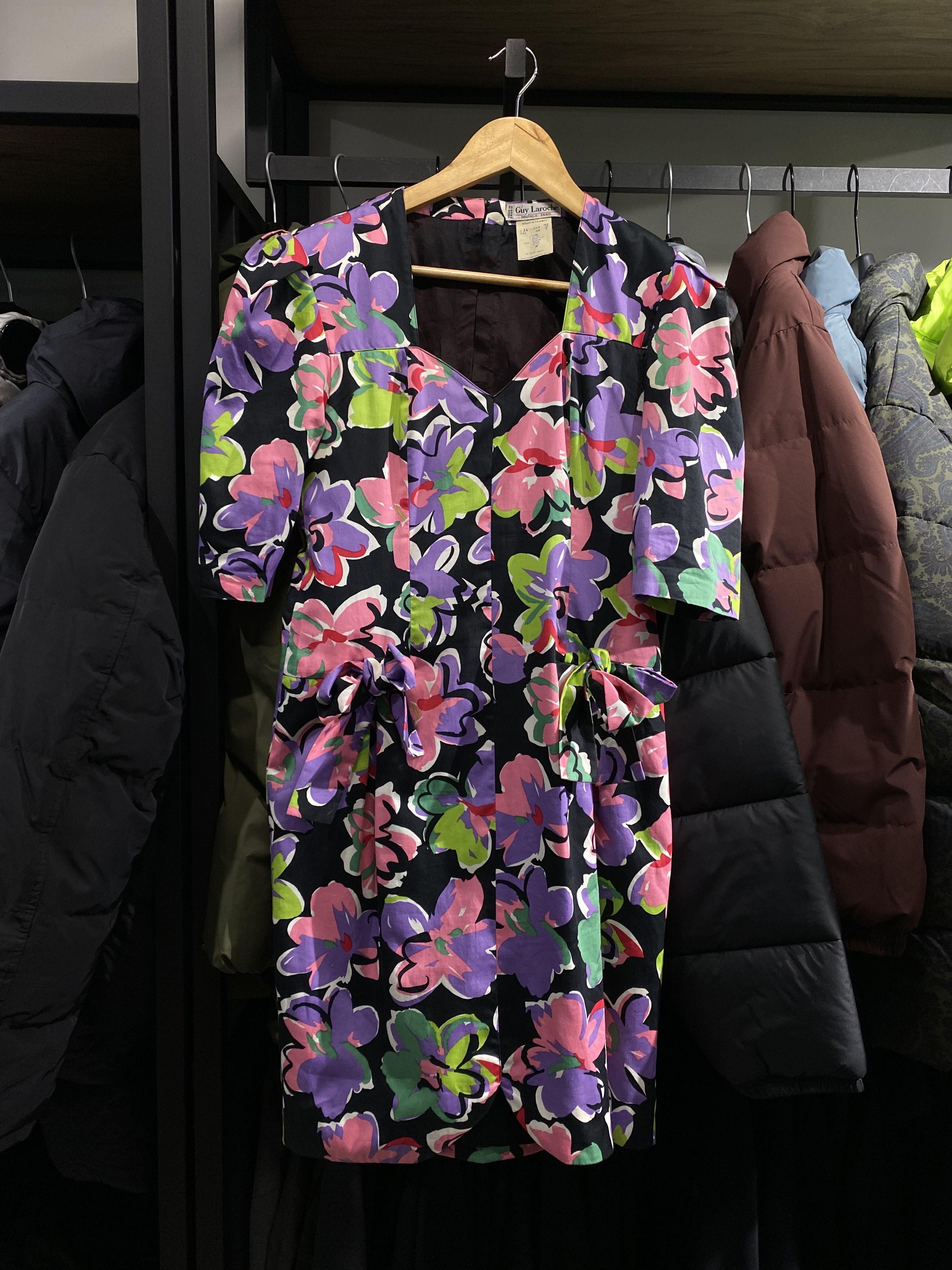 Guy Laroche Vintage Guy Laroche dress 1980s with a floral pattern Size M / US 6-8 / IT 42-44 - 1 Thumbnail