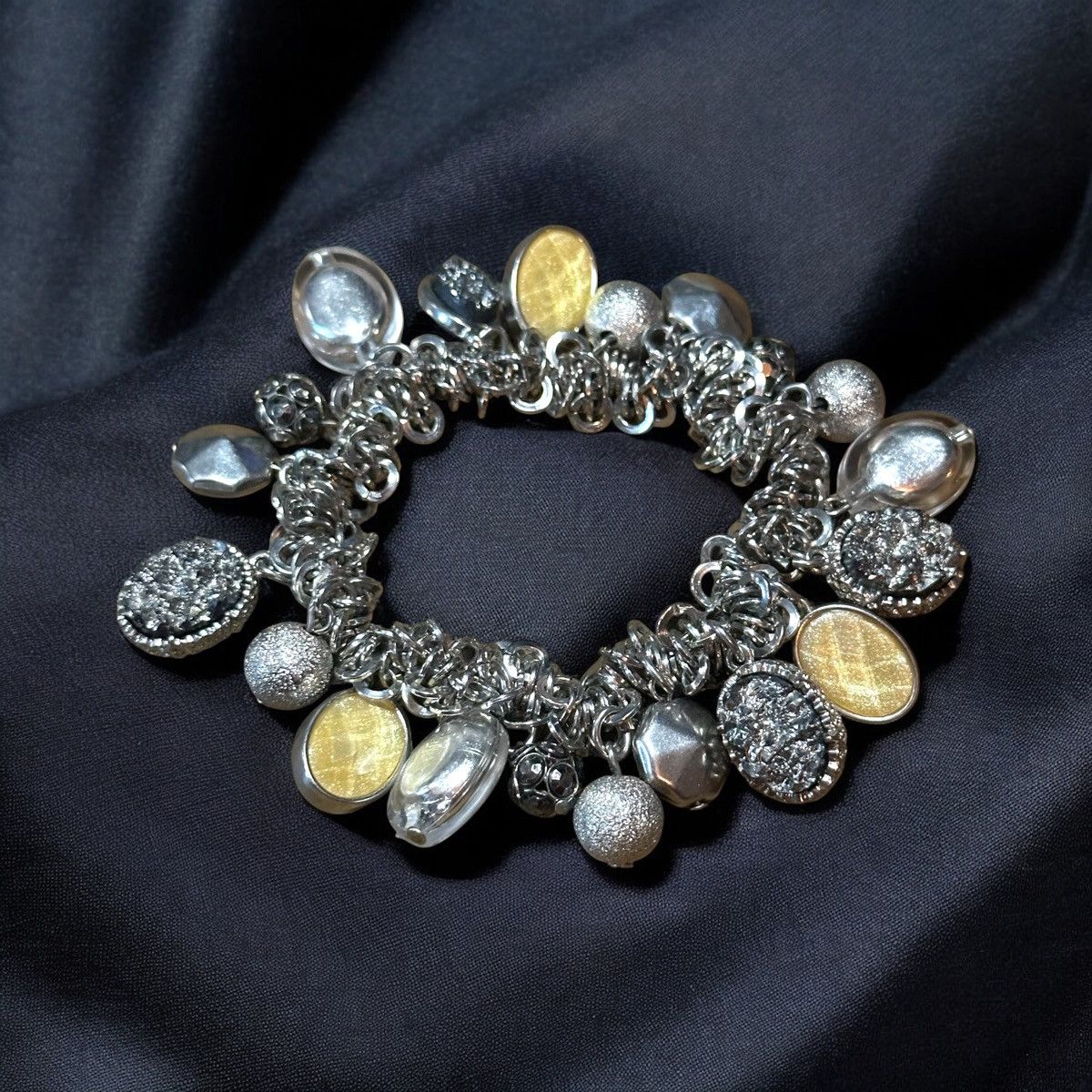 Other Silver tone scrunchy charm dangle bracelet Size ONE SIZE - 1 Thumbnail