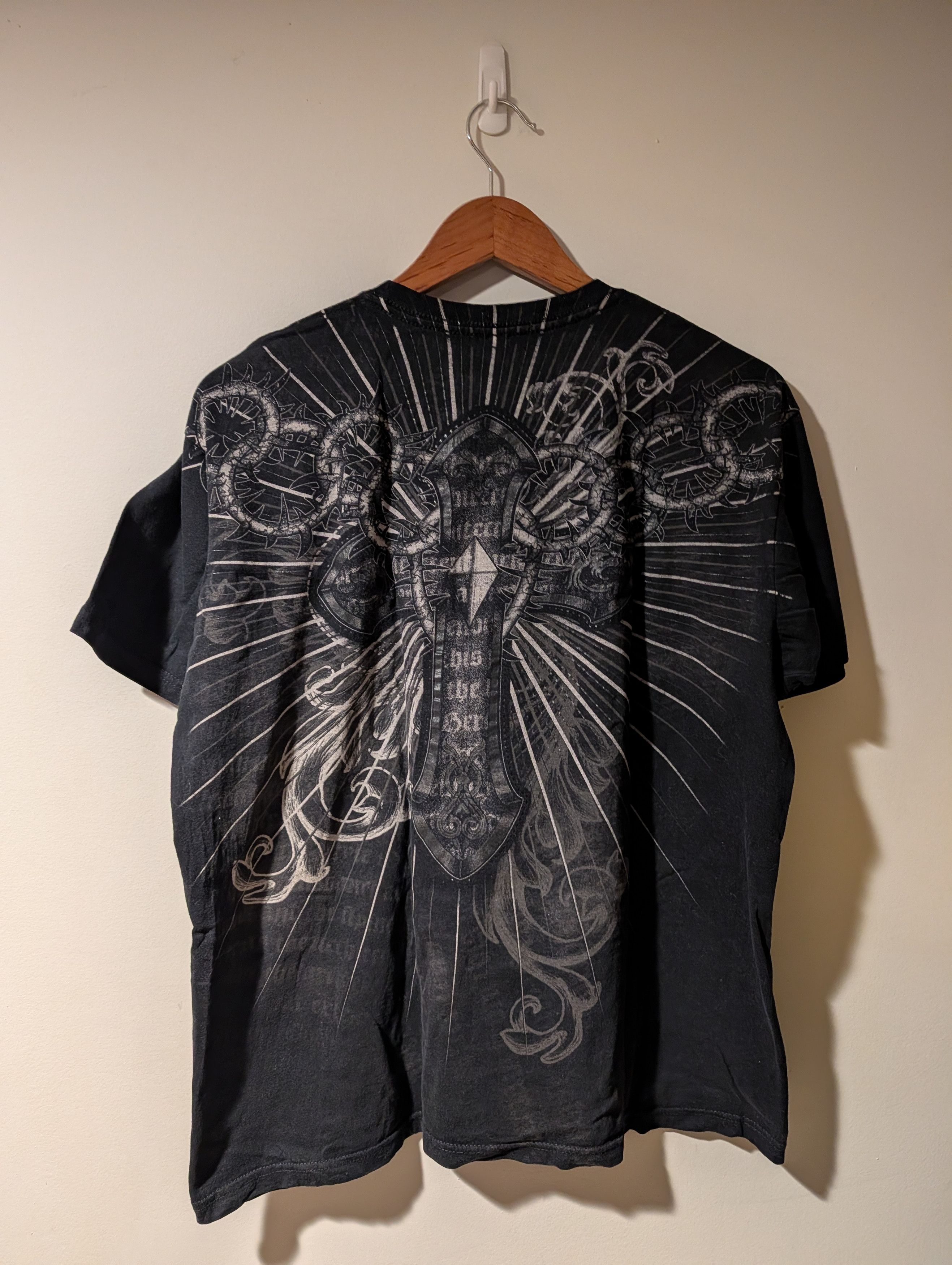Hot Topic Religion T-Shirt Black Large Graphic Cross Wings Gothic Size US L / EU 52-54 / 3 - 3 Thumbnail