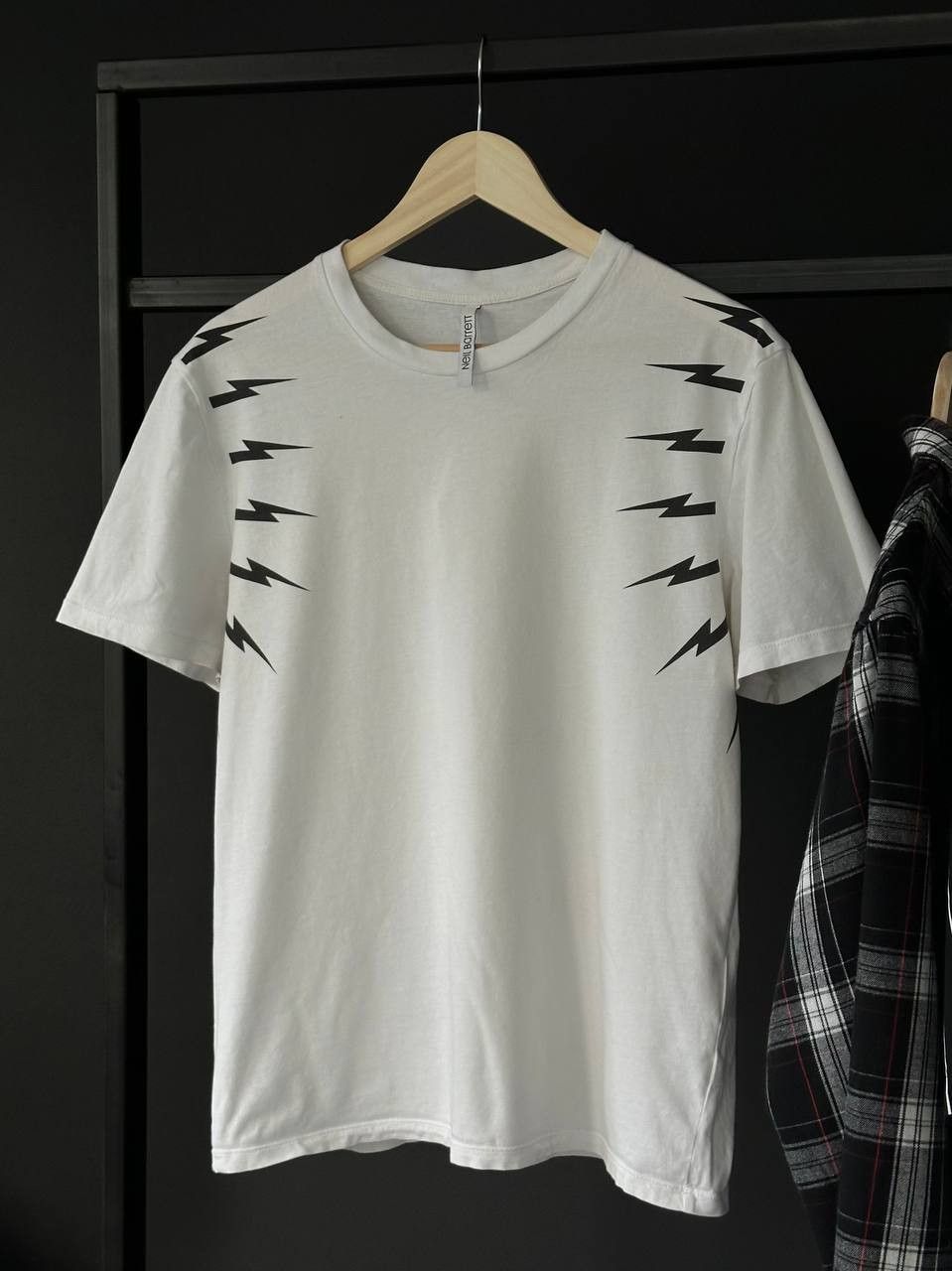 Neil Barrett Neil Barrett Thunderbolt White T-Shirt Size US L / EU 52-54 / 3 - 3 Thumbnail