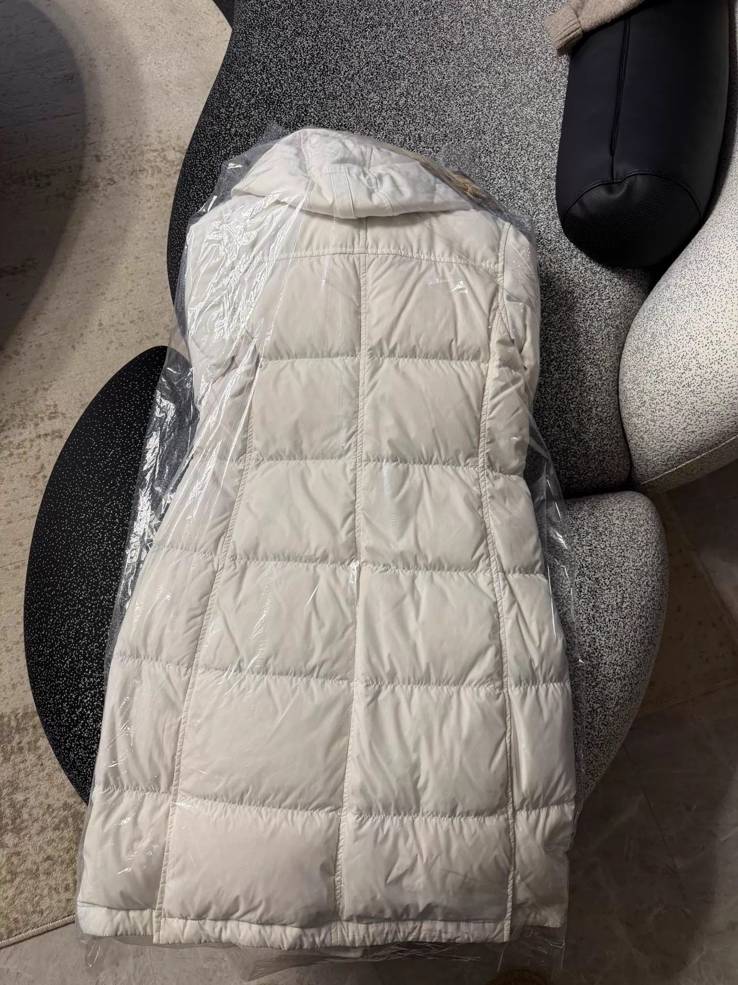 Canada Goose Canada Goose long white down coat S excellent Size S / US 4 / IT 40 - 4 Thumbnail