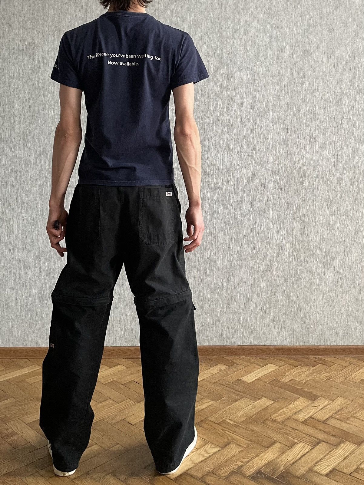 Apple 2009 Iphone 3G: A Promo Tee, The Release For Sale Size US S / EU 44-46 / 1 - 3 Thumbnail