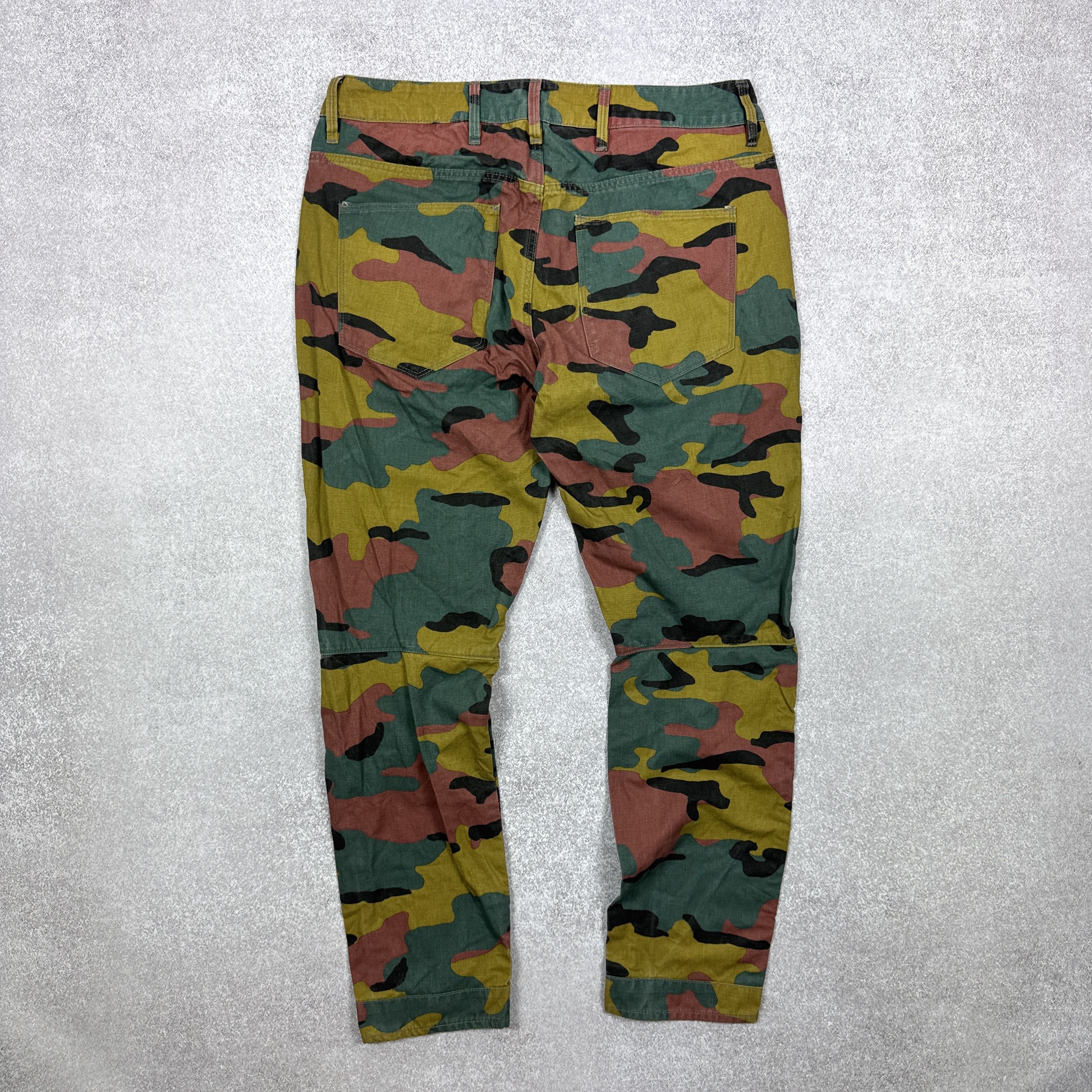 G-Star × Pharrell G Star 5622 3D Tapered X Elwood X25 Pharell Williams 30X30 Size US 30 / EU 46 - 3 Thumbnail