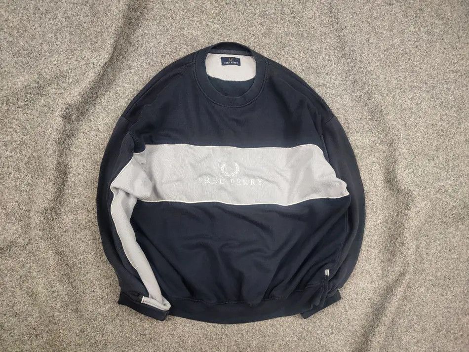 Fred Perry Vintage 90's Fred Perry Embroidered Crew chek Sweatshirt Size US L / EU 52-54 / 3 - 1 Thumbnail