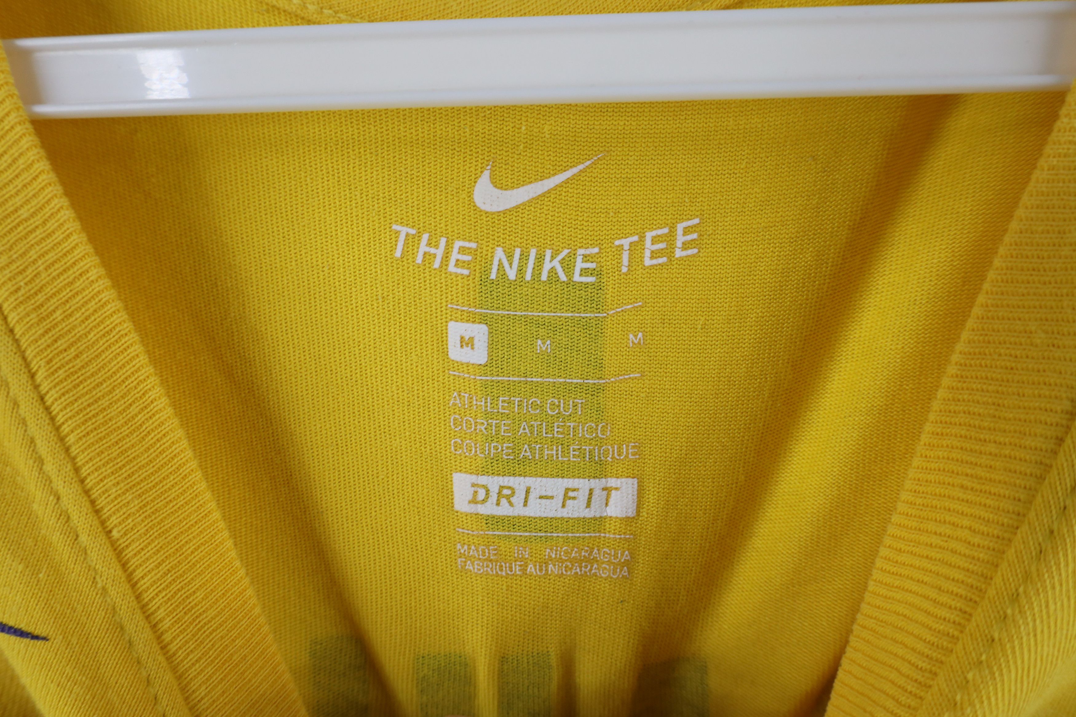 Nike × Vintage Nike Anthony Davis Los Angeles Lakers Basketball T-Shirt Size US M / EU 48-50 / 2 - 7 Thumbnail