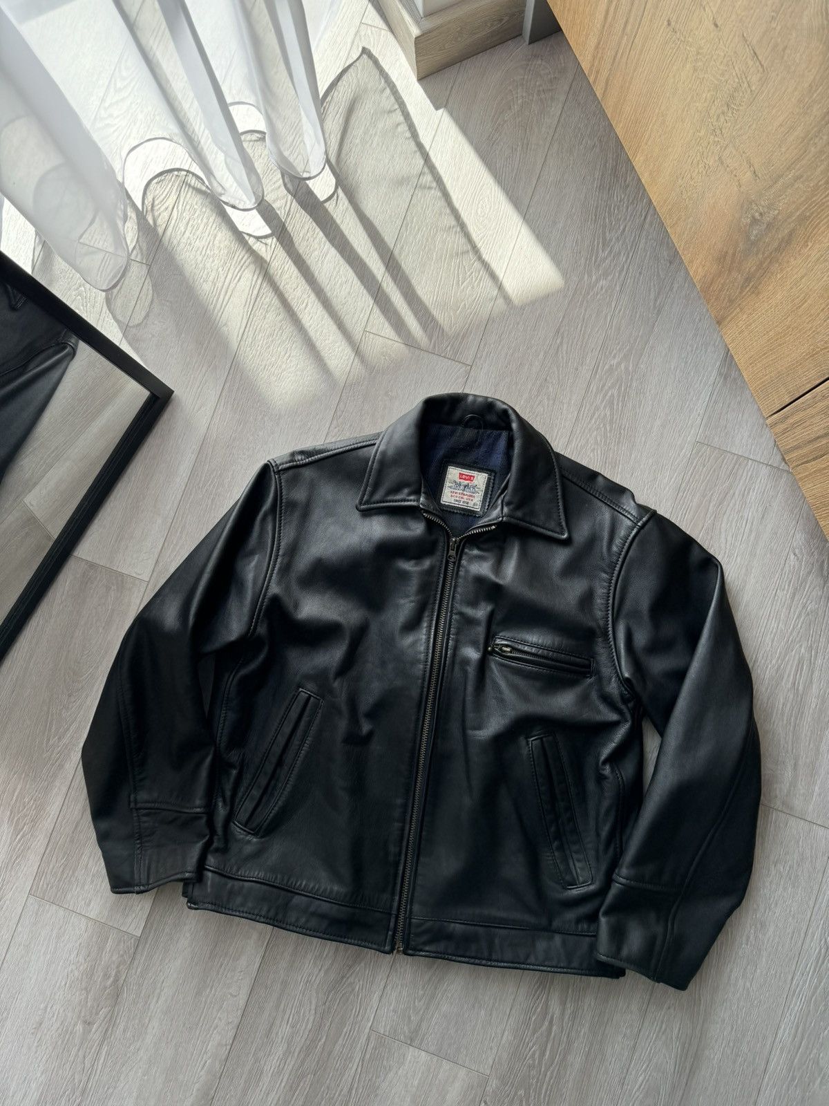 Levi's VINTAGE 90s LEVIS HEAVY LEATHER JACKET Size US M / EU 48-50 / 2 - 1 Thumbnail