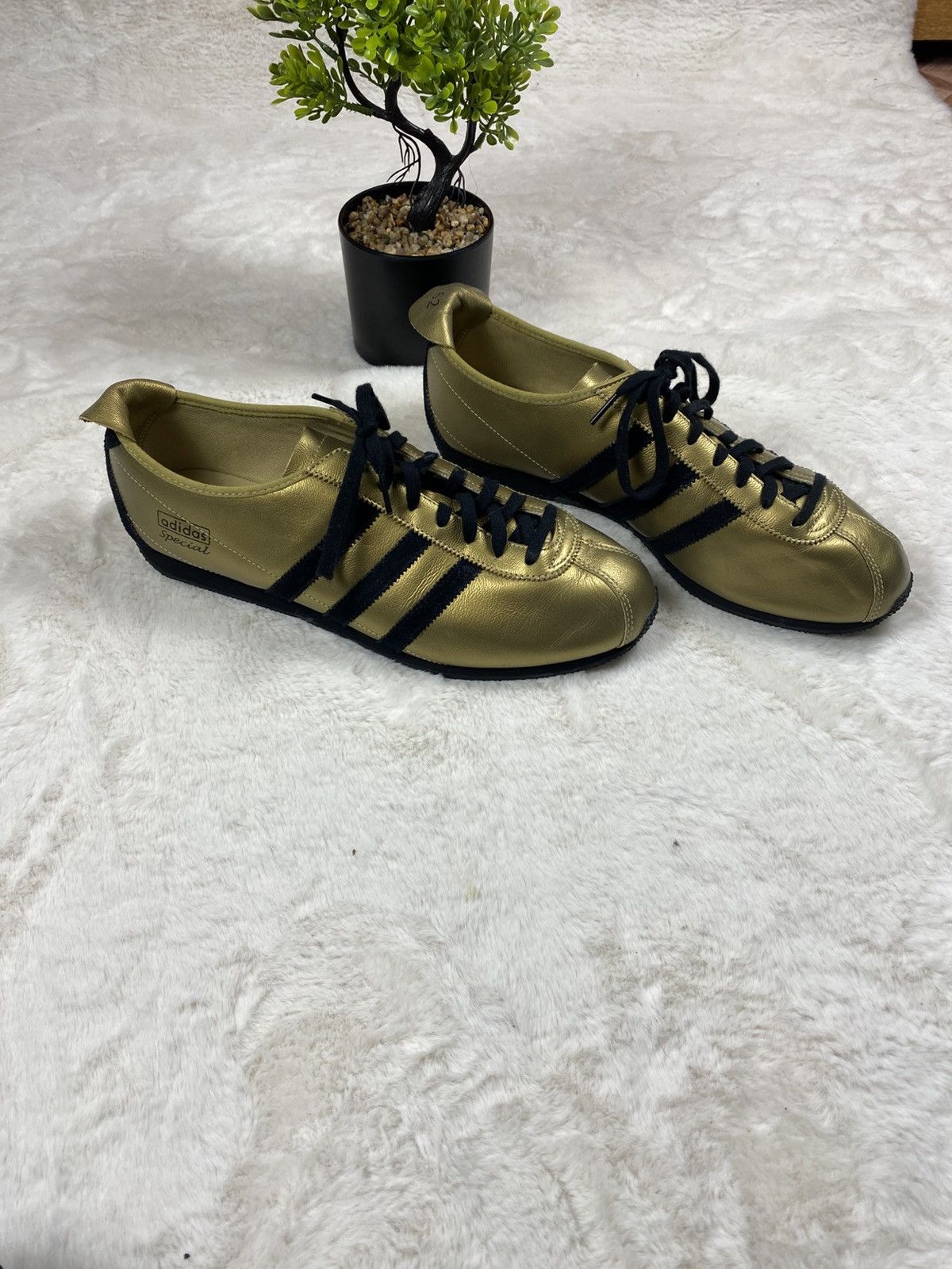 Adidas Rare Adidas Special Gold Edition – Vintage Vibes Only Size US 11 / EU 44 - 3 Thumbnail