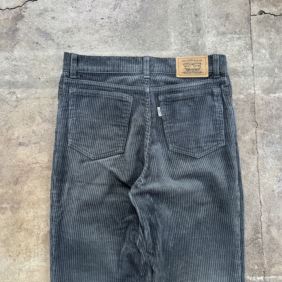 Levi's Vintage Levi’s Corduroy Velvet Gray Pants Size 24" / US 00 / IT 34 - 7 Thumbnail