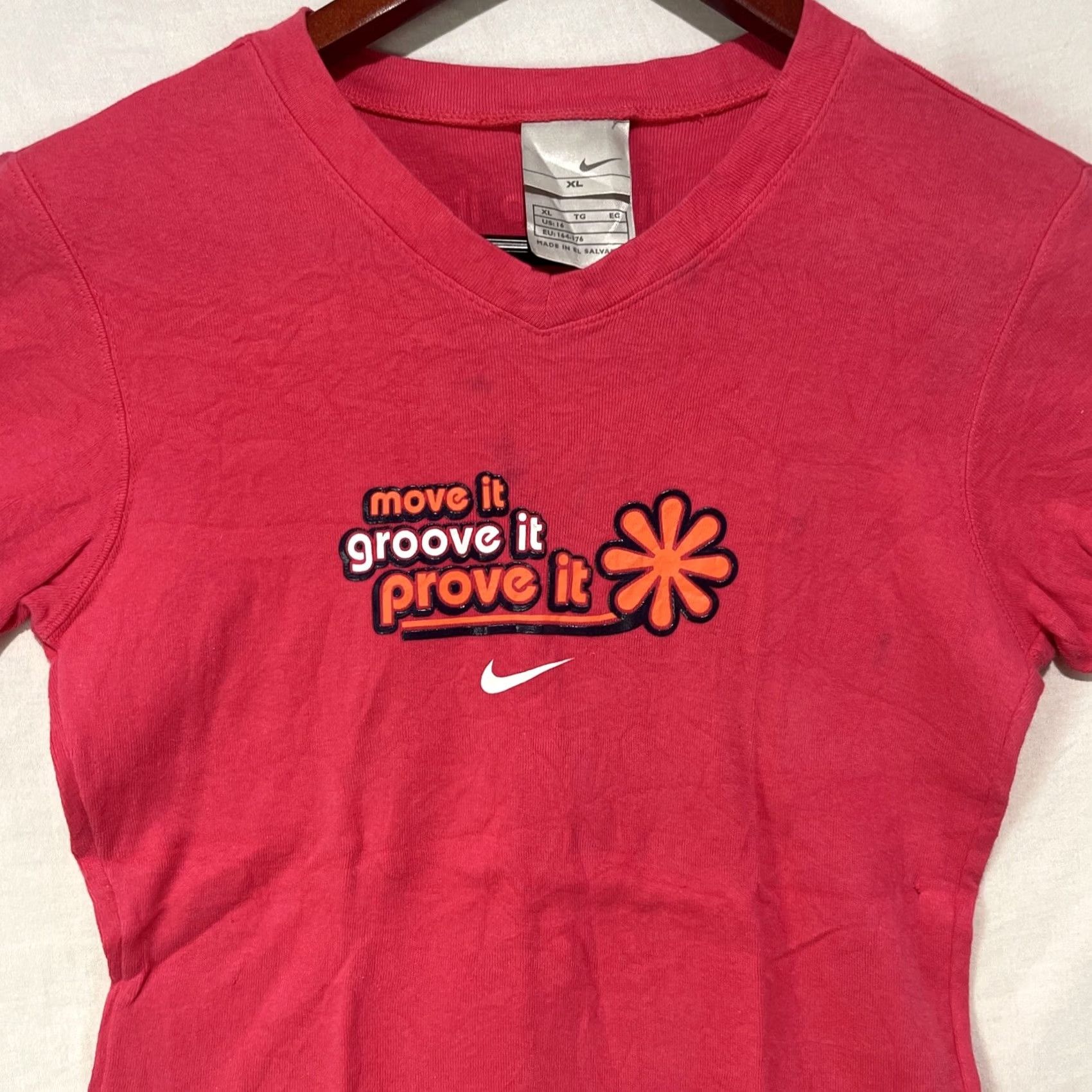 Nike VINTAGE Nike Shirt Womens XL Move It Groove It Prove It V Neck Pink Short Sleeve T-Shirt Casual Size XL / US 12-14 / IT 48-50 - 2 Thumbnail