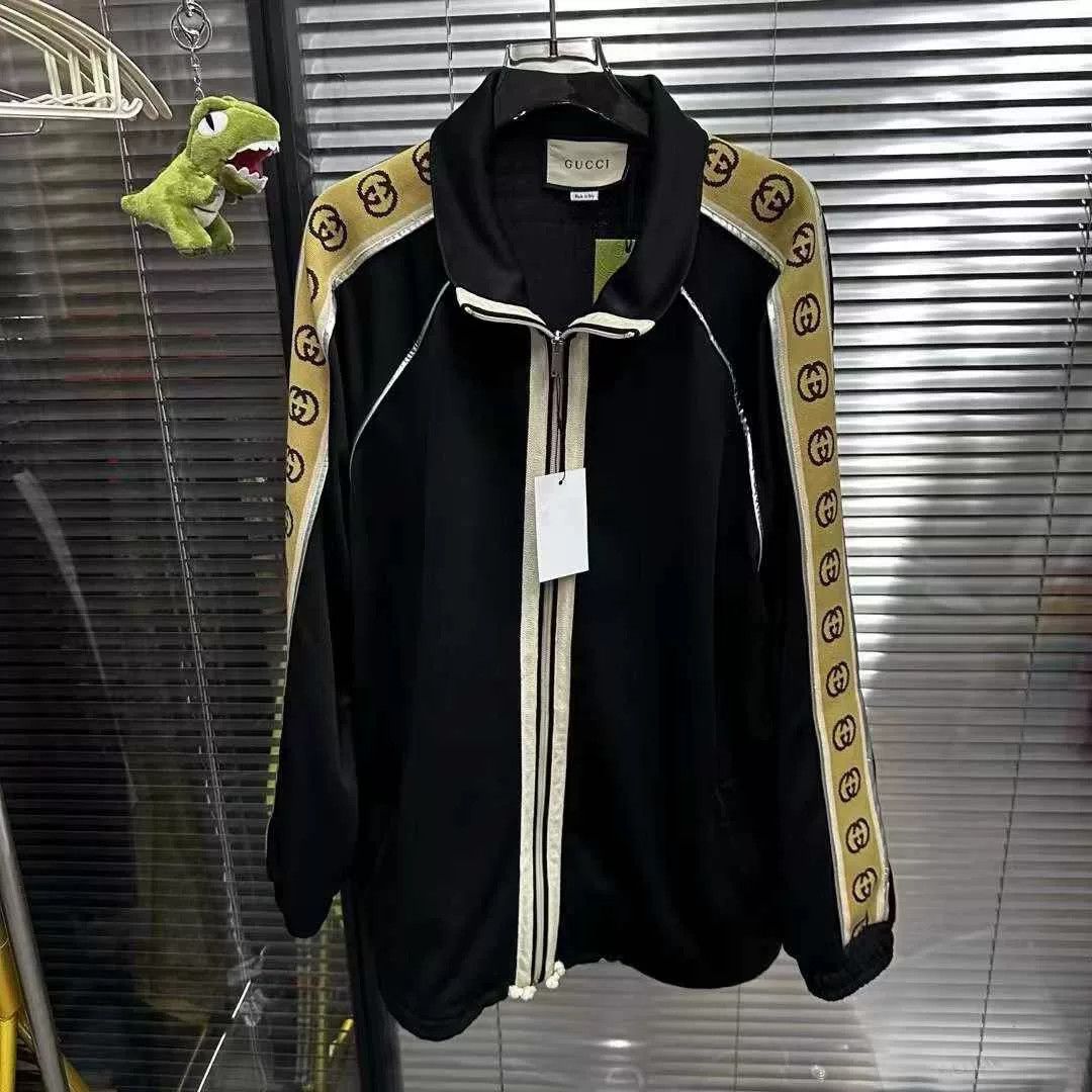Gucci Gucci Logo Stripe Jacket XS Size XS / US 0-2 / IT 36-38 - 1 Thumbnail