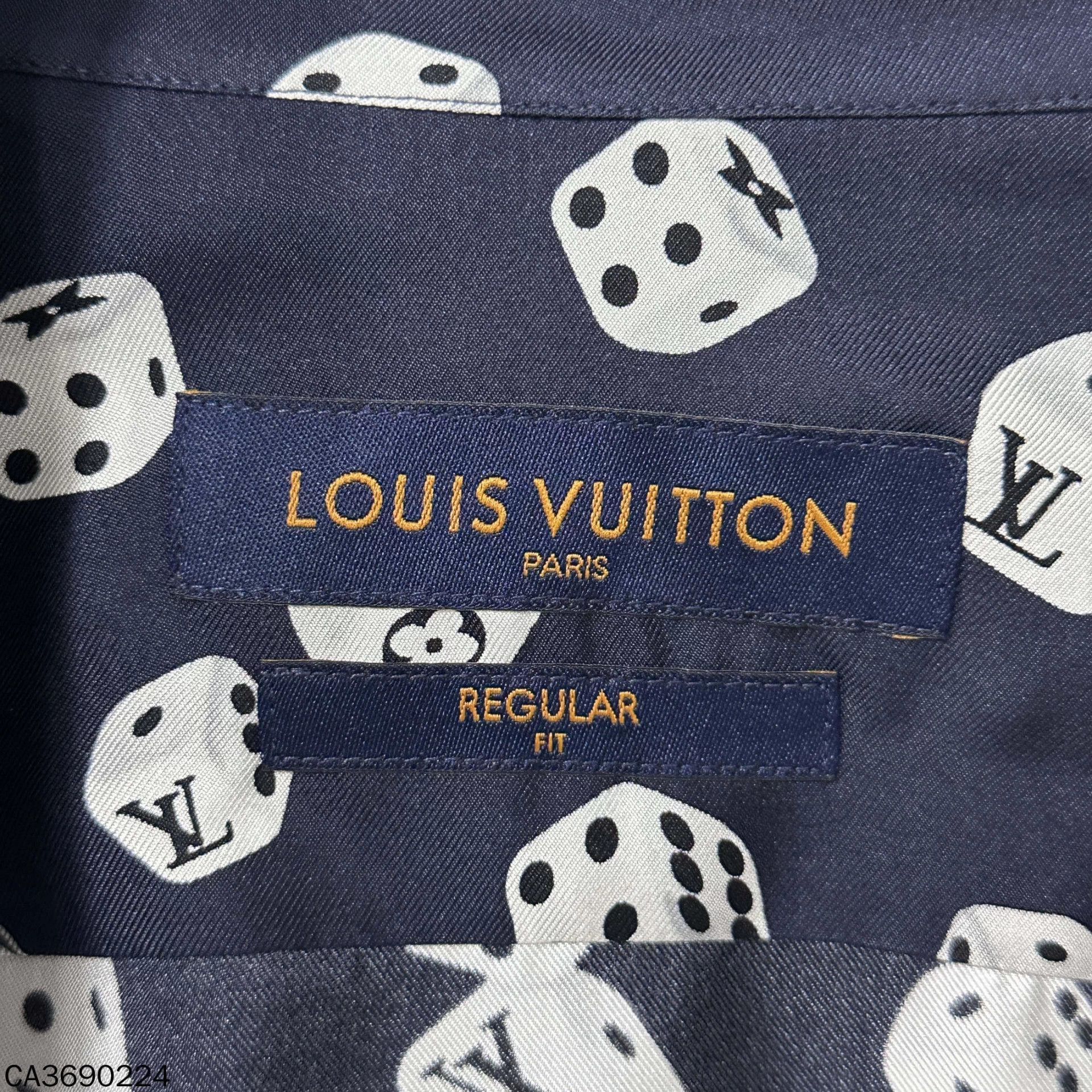 Louis Vuitton LV dice all over print shirt S Size US S / EU 44-46 / 1 - 5 Thumbnail