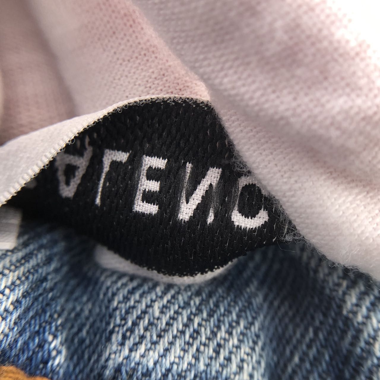 Balenciaga Balenciaga Vintage Button Side Pocket Tapered Jeans K26WX Size 26" / US 2 / IT 38 - 6 Thumbnail