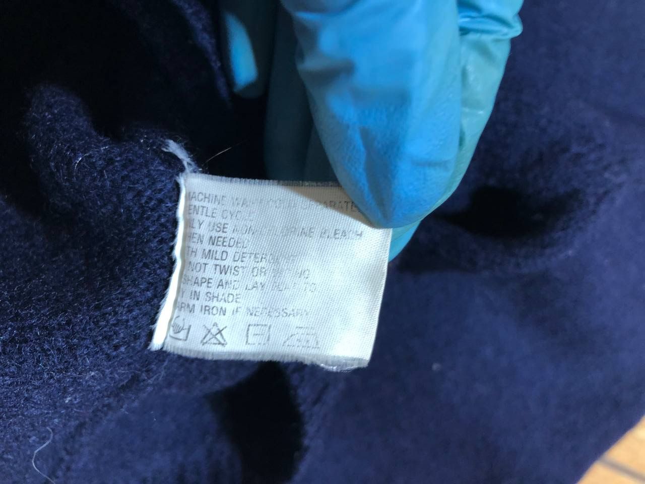 Burberry Vintage Thomas Burberry 100% Wool Hoodie Size M Size US M / EU 48-50 / 2 - 5 Thumbnail