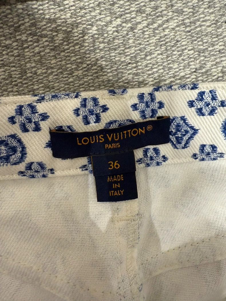 Louis Vuitton Louis Vuitton 24 New Beach Collection Blue Floral Full Prin Size 36" / US 14 / IT 50 - 4 Thumbnail