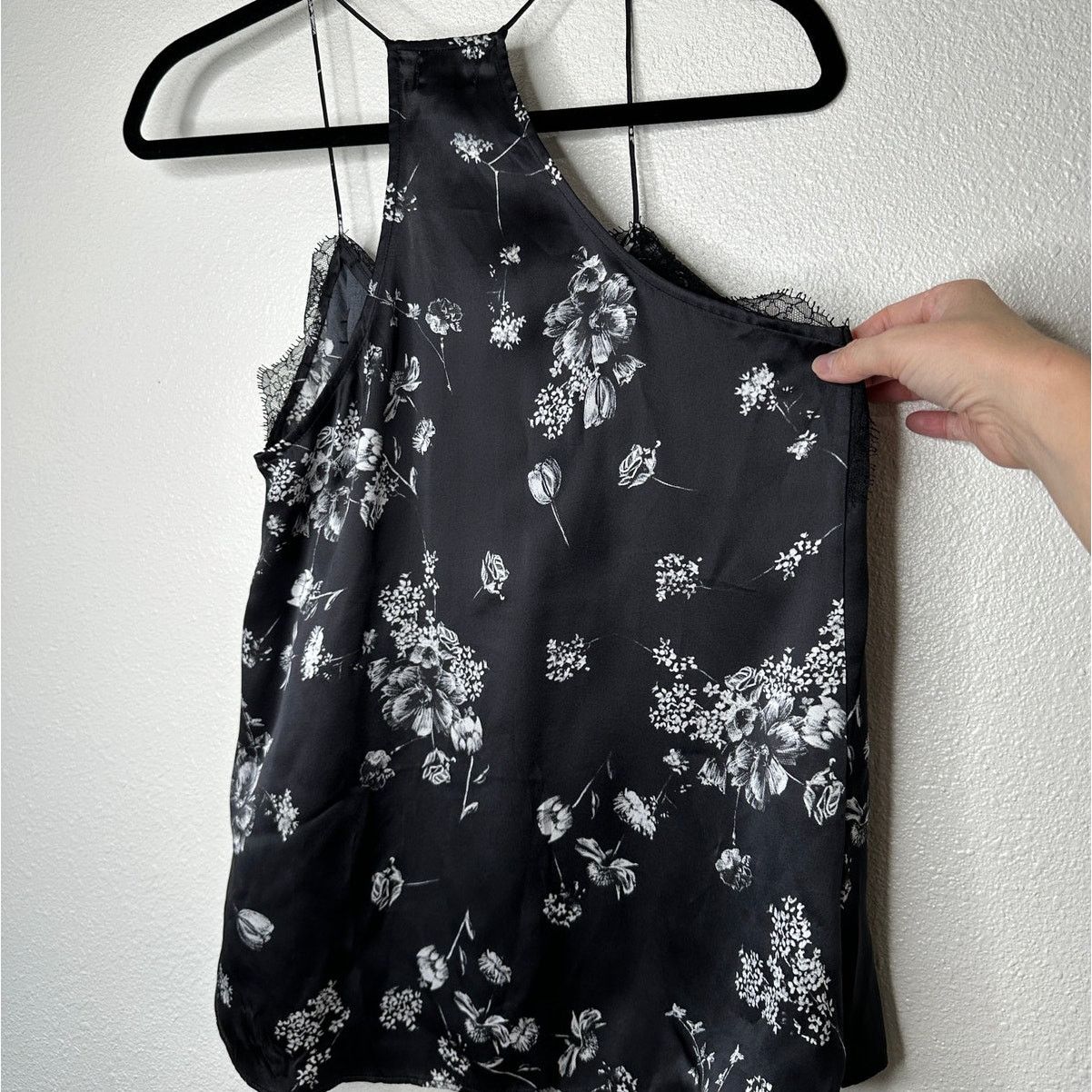 CAMI NYC Cami NYC Black White Floral Lace Trim Silk Racer Cami Top XS Size XS / US 0-2 / IT 36-38 - 5 Thumbnail