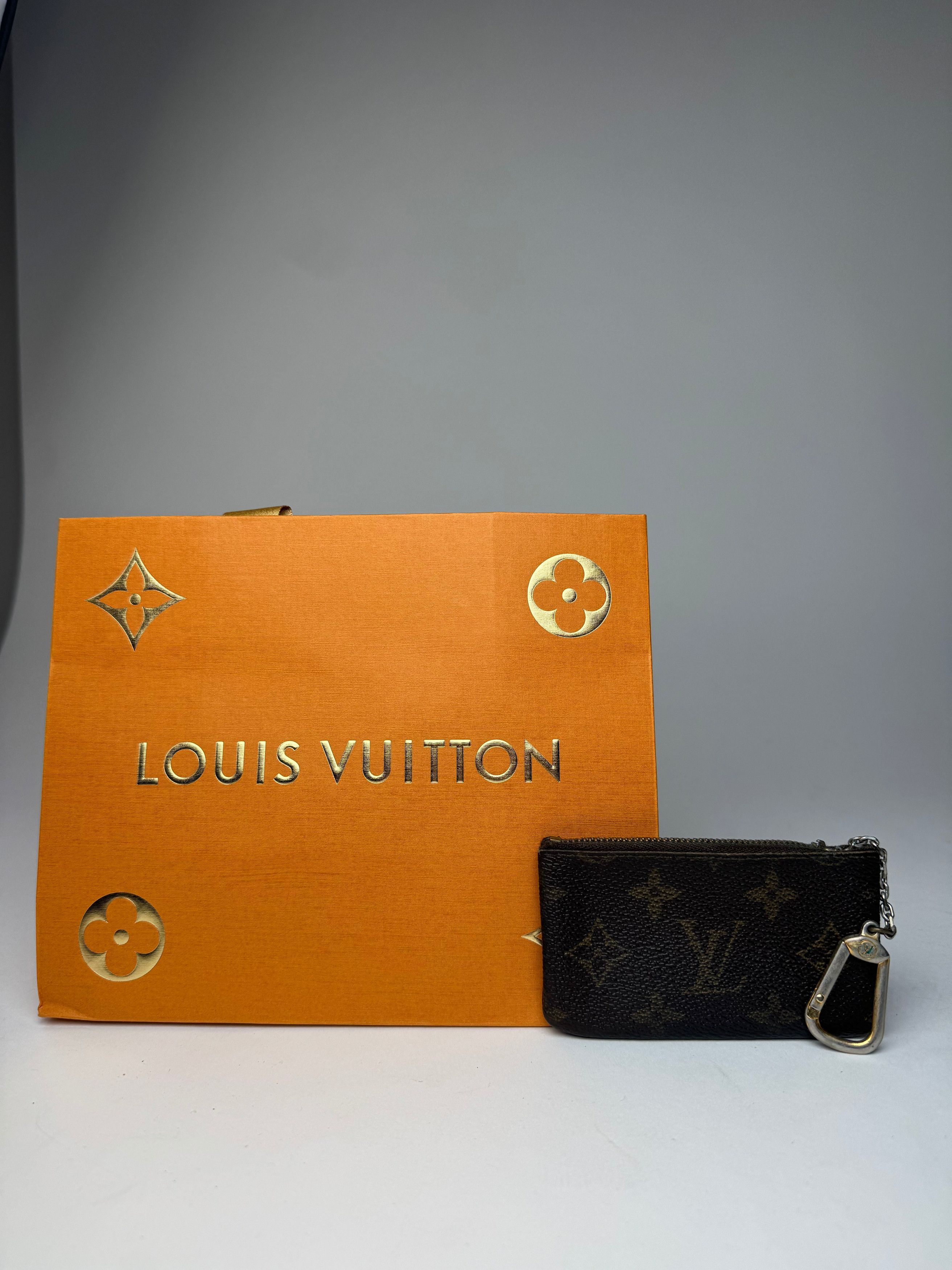 Louis Vuitton Vintage Le Dauphine Leather Card Holder Brown Size ONE SIZE - 1 Thumbnail