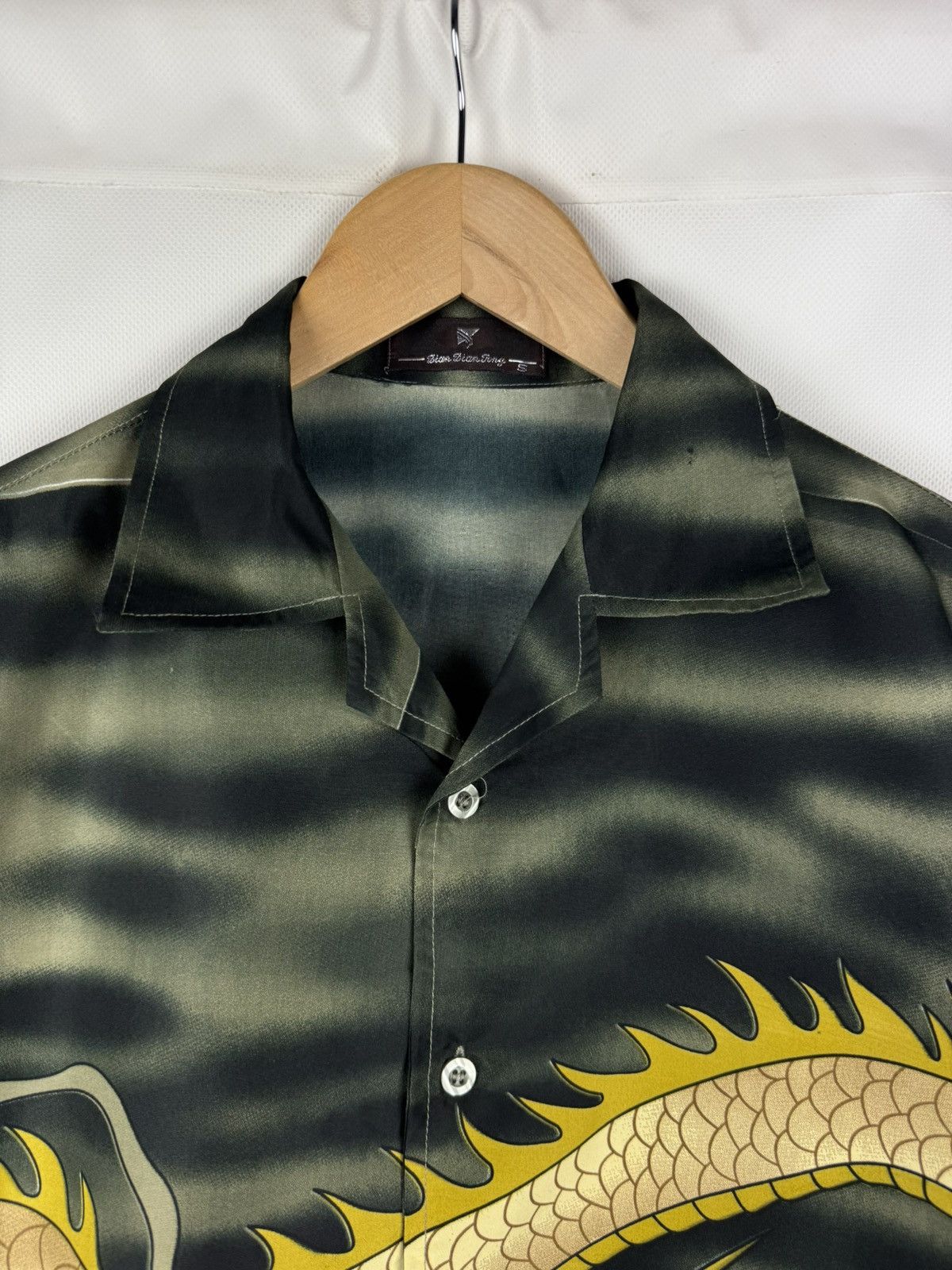Japanese Brand Vintage Dragon Overprinted S/S Crazy Button Up Shirt Size US S / EU 44-46 / 1 - 8 Thumbnail
