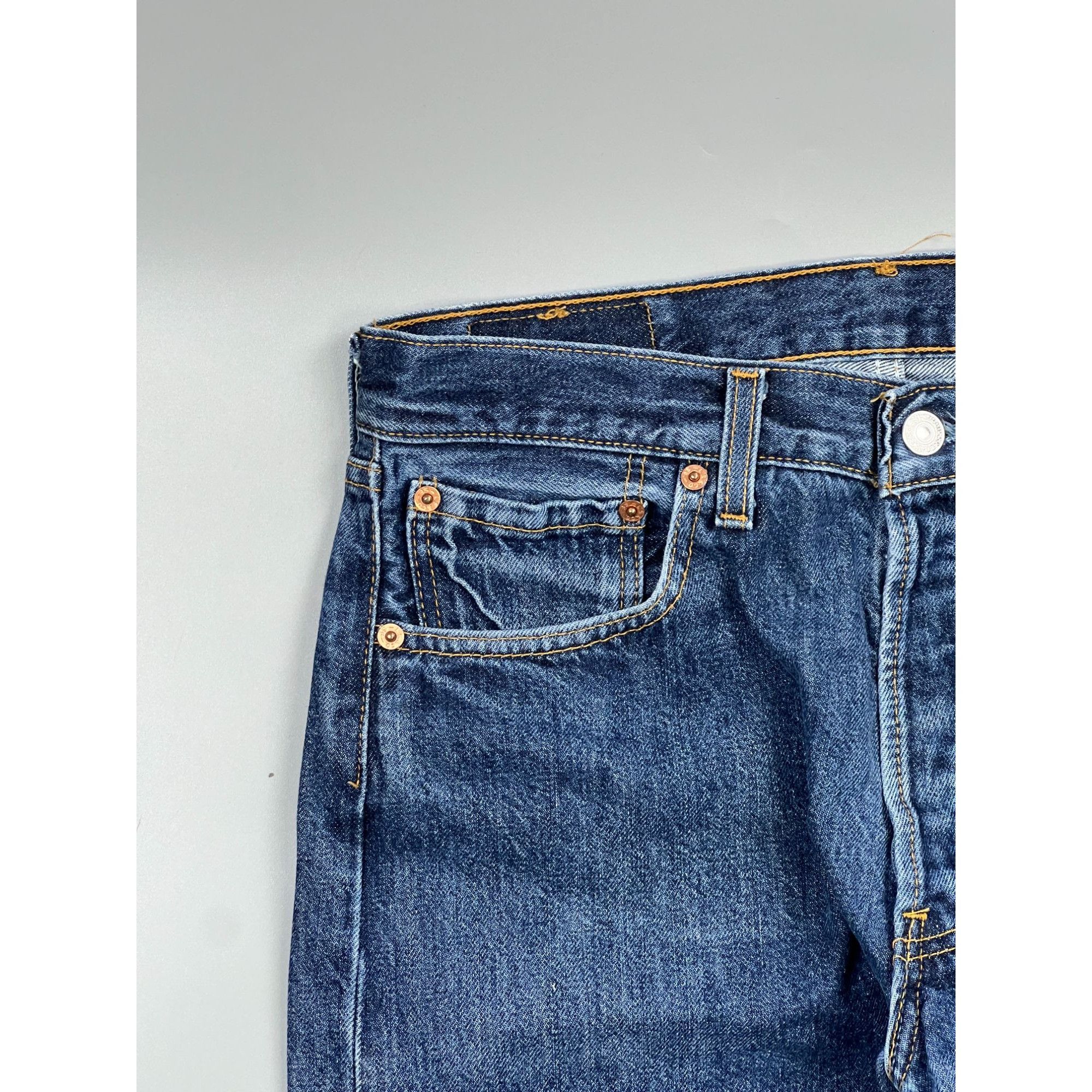Levi's Vintage Clothing Levi’s 501 Made in UK Vintage Denim Jeans Pants (Y0927) Size US 32 / EU 48 - 3 Thumbnail