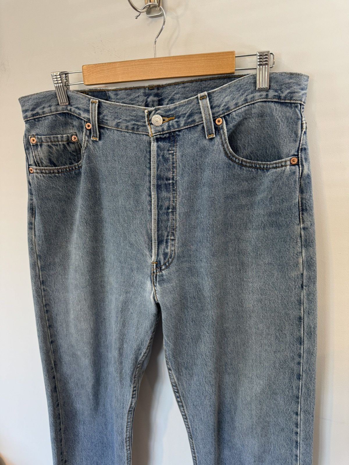 Levi's Vintage Clothing Vintage Levi’s 501 Jeans, W35 x L31.5, Made in U.S.A. Size US 35 - 2 Thumbnail