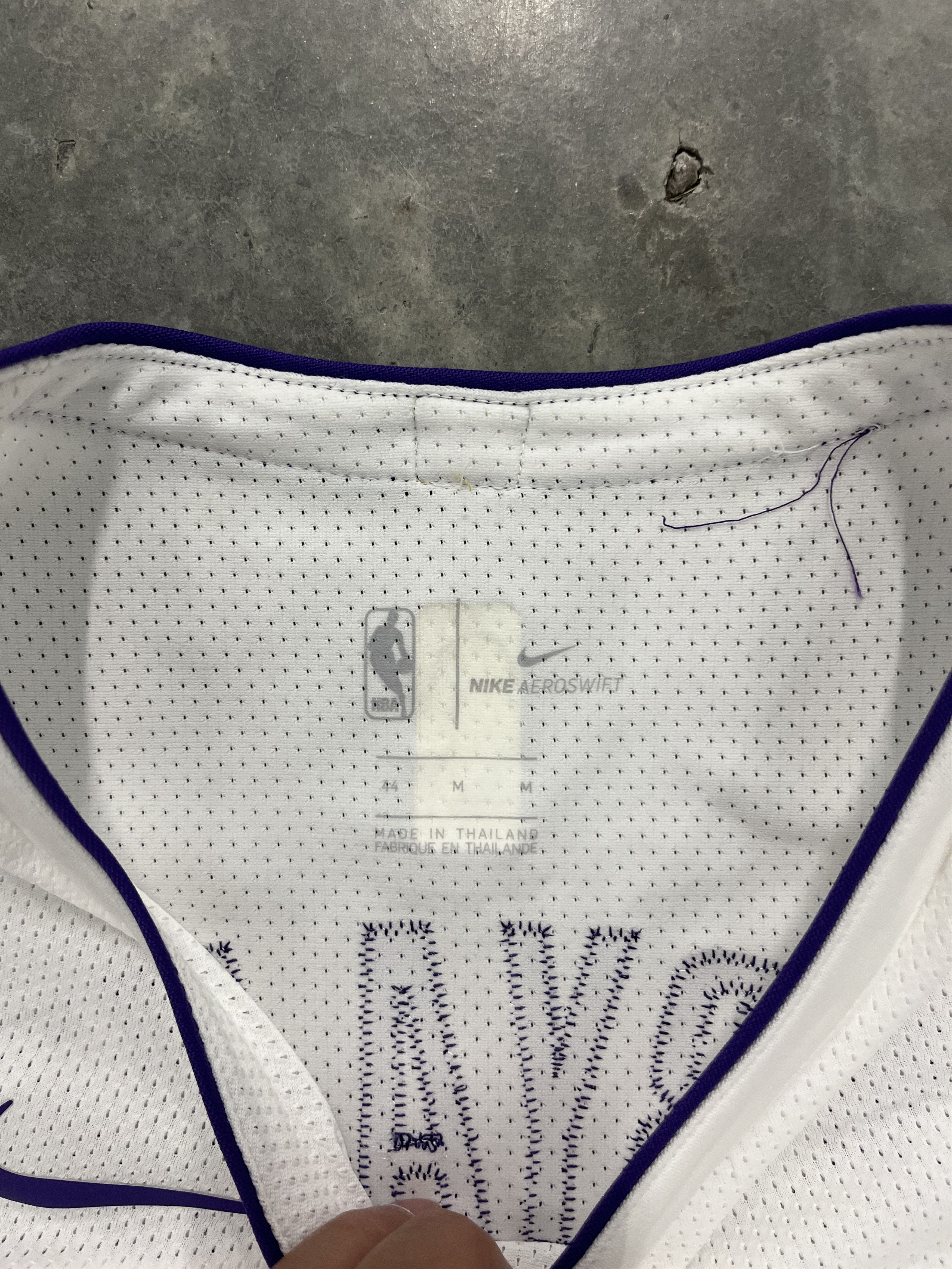 NBA Los Angeles Lakers Kobe Bryant swingman jersey icon edition Size US M / EU 48-50 / 2 - 3 Thumbnail