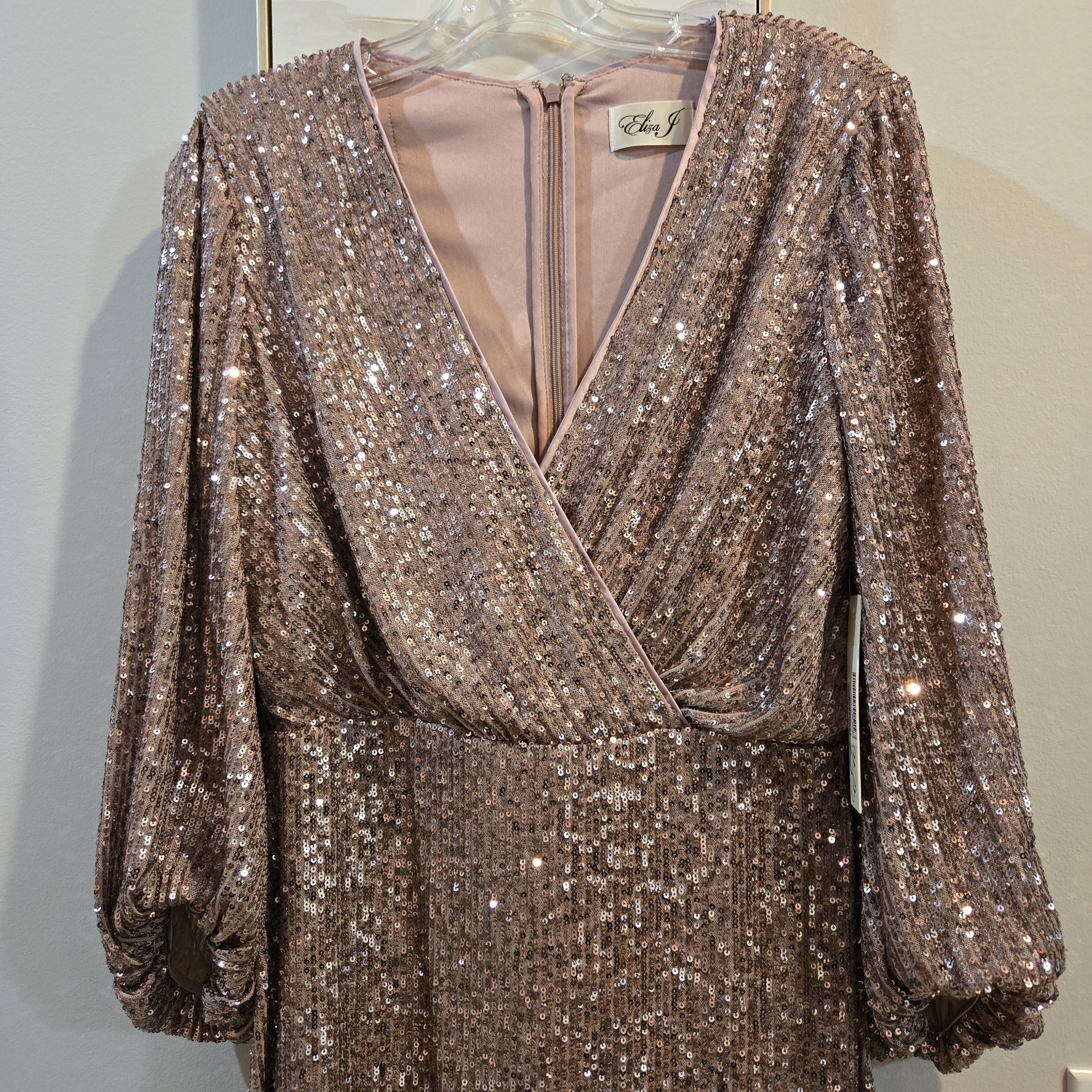 Other Eliza J Cocktail Sequin Mini Dress~ Rose Gold Balloon Sleeve Size M / US 6-8 / IT 42-44 - 8 Thumbnail