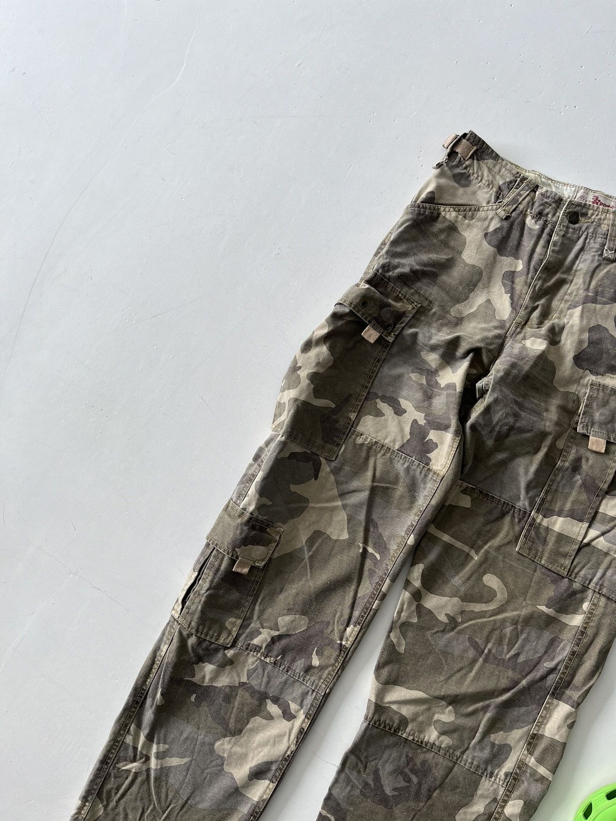 Japanese Brand Vintage 90s army camo cargo pants baggy like Carhartt y2k Size US 31 - 3 Thumbnail