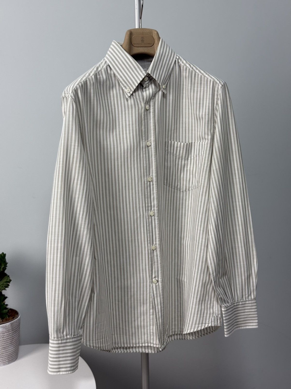 Brunello Cucinelli Brunello Cucinelli Grey White Stripe Button-Down Shirt Size US S / EU 44-46 / 1 - 3 Thumbnail