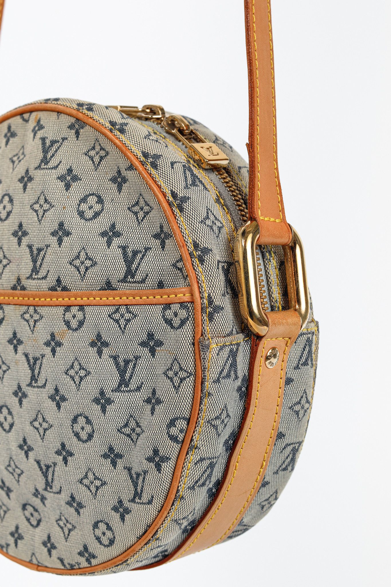 Louis Vuitton Louis Vuitton Jeanne GM Mini Lin Monogram Round Crossbody Size ONE SIZE - 7 Thumbnail