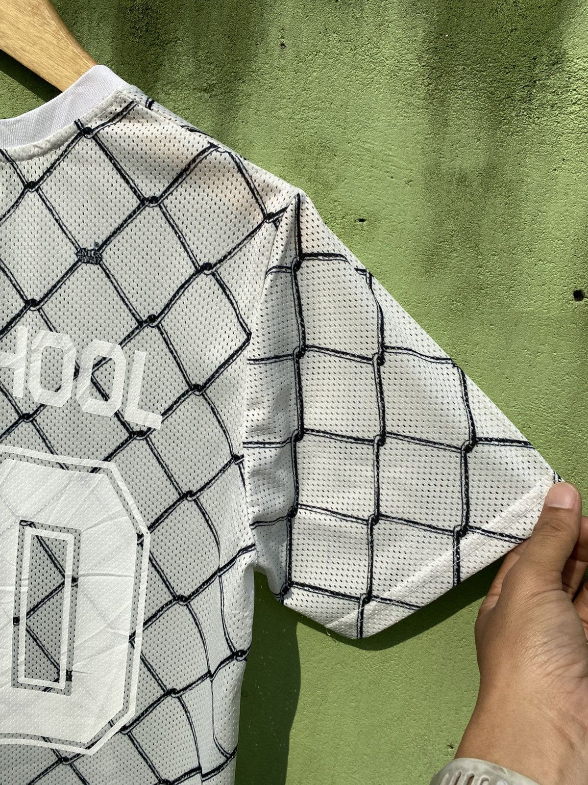 Japanese Brand LUP by LIPUNDERPOINT Old School 90 Tshirt Jersey Fence Print Size US L / EU 52-54 / 3 - 13 Thumbnail